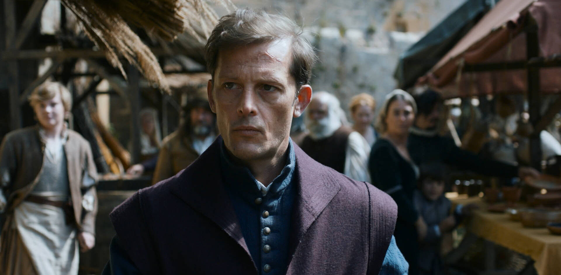 "Un projet comme ça ne se refuse pas": Nicolas Duvauchelle en costume d'époque pour la nouvelle série de France 2