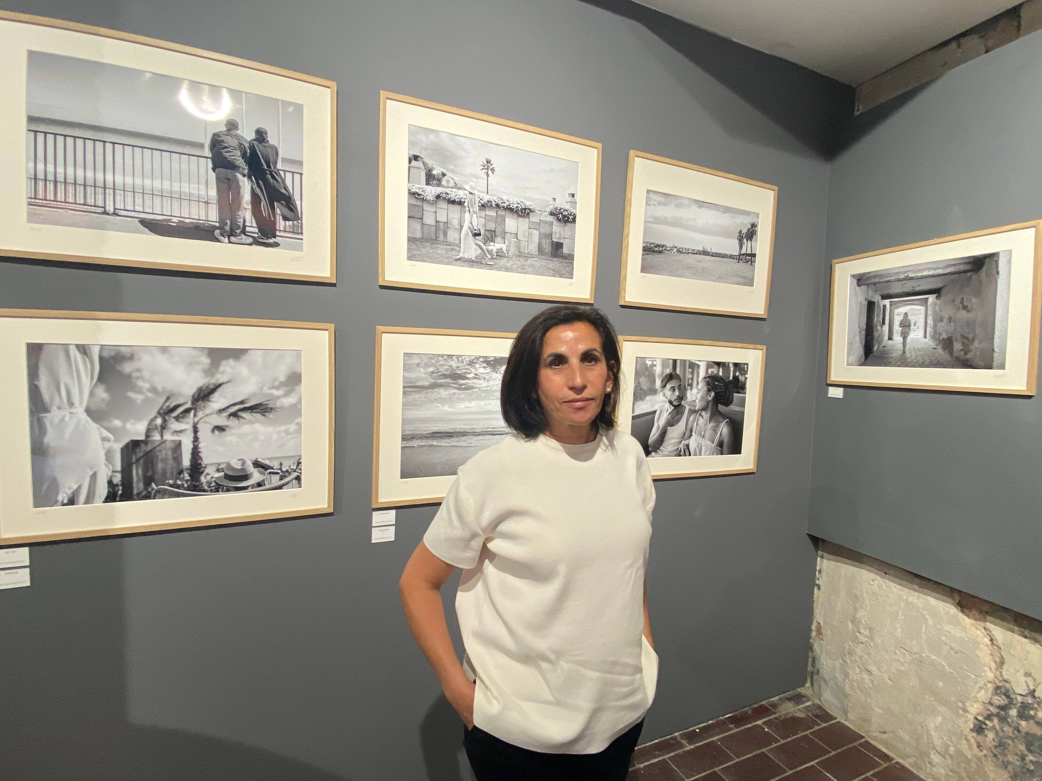 Les "Premiers pas" de Fadila Bouhouia: des clichés en noir et blanc à découvrir à la Galerie 15 à Toulon