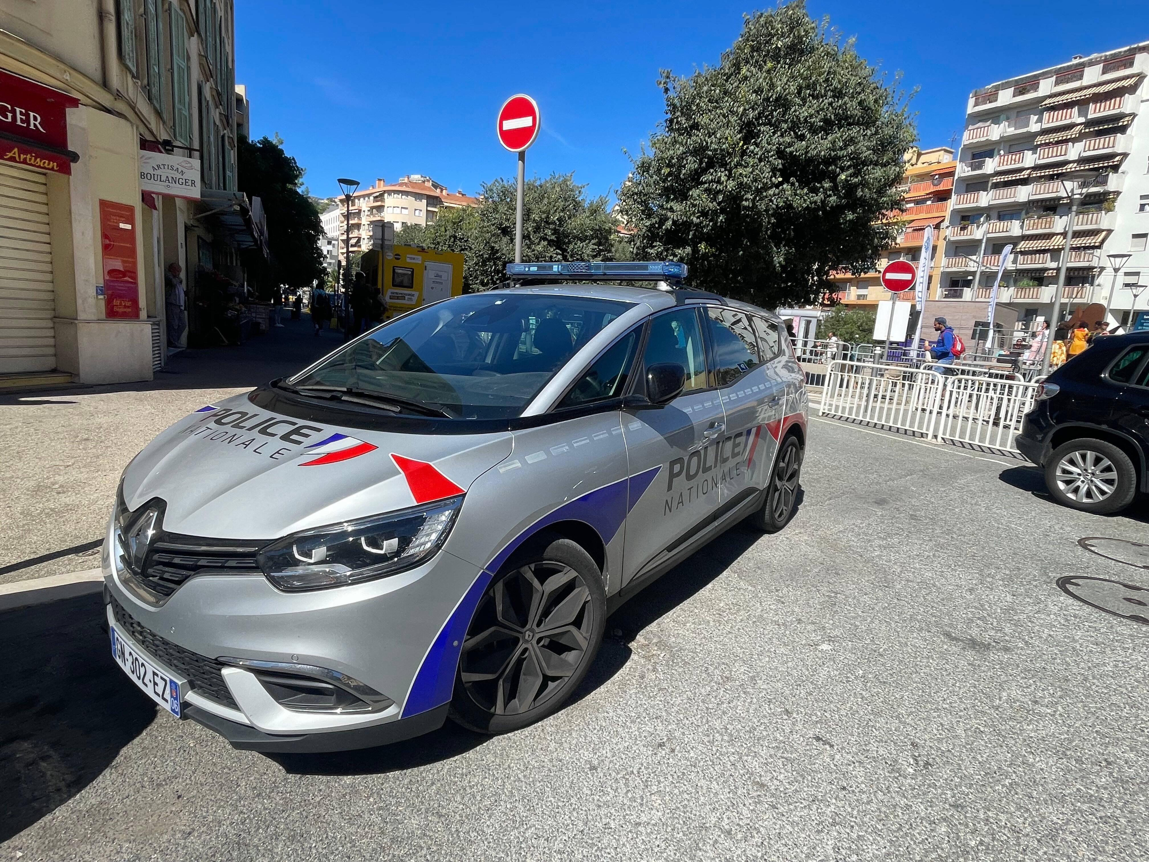 Tir sur un agent de sécurité à Nice: le suspect présenté à la justice dans une enquête pour "tentative d'assassinat"