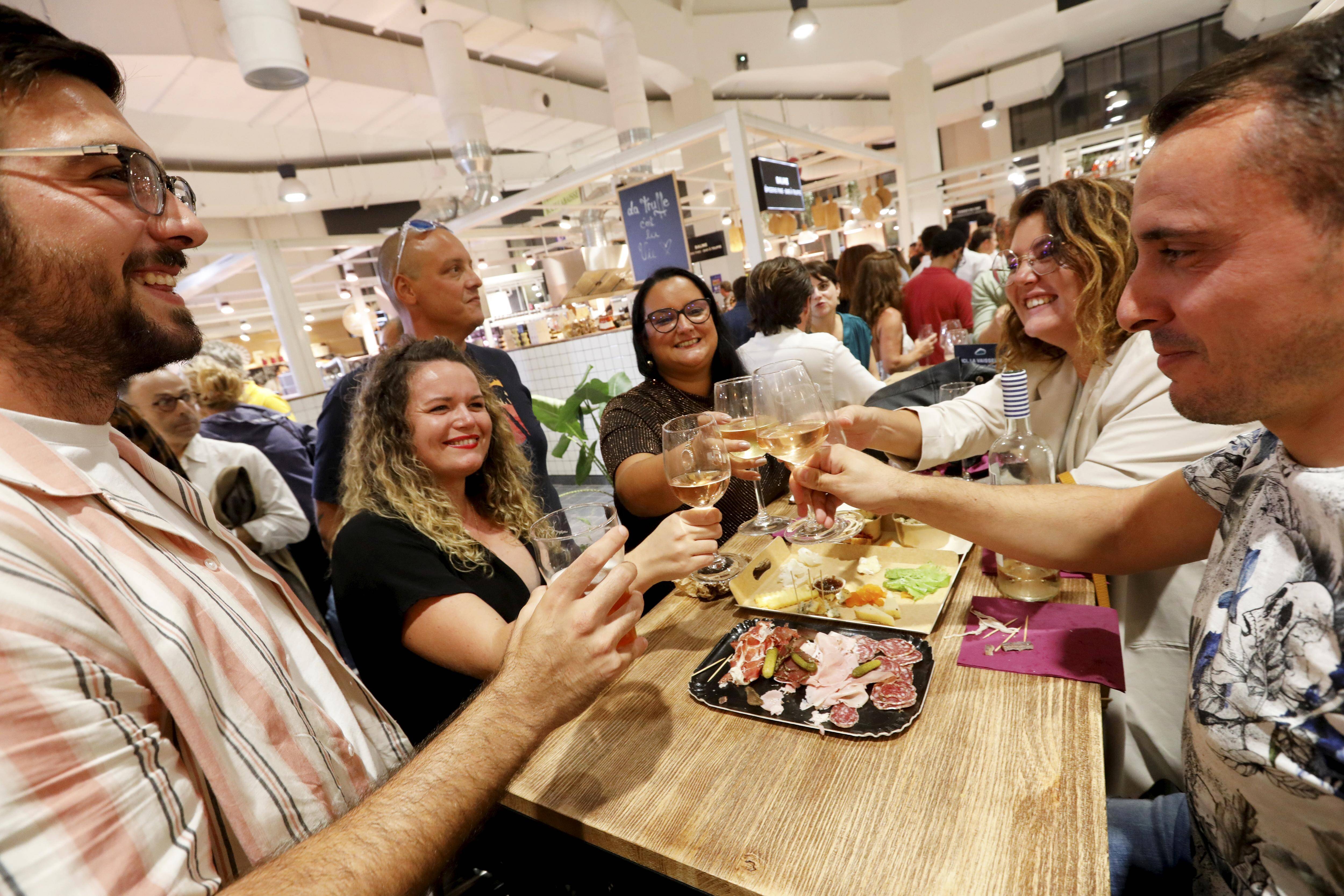"Danse, mange, recommence": les halles de Toulon fêtent leur trois ans, voici ce qui est prévu