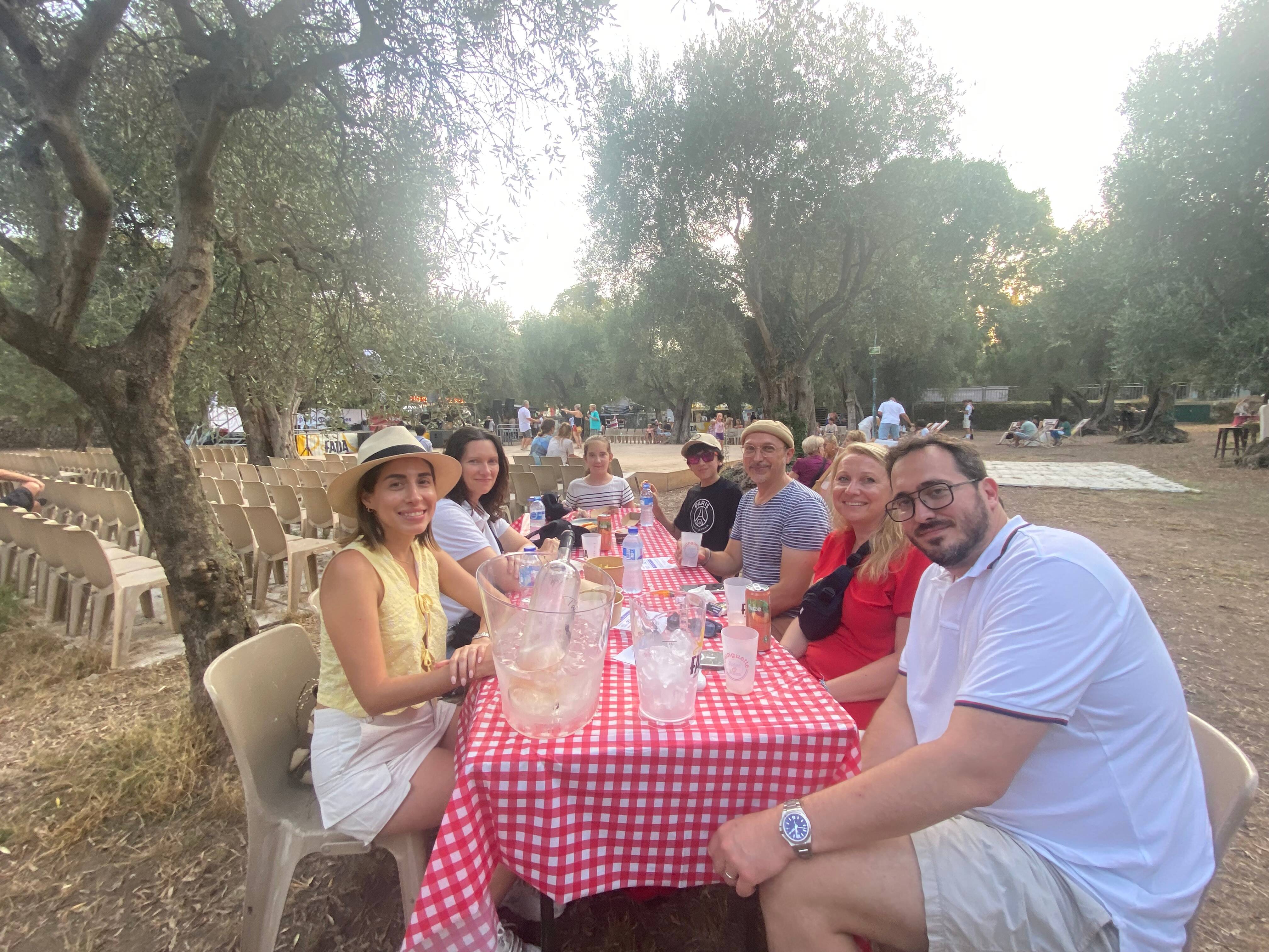 "C'était une discothèque à ciel ouvert, on a passé un été infernal": la mairie dit "stop", la fête est finie pour la guinguette de Nice à Cimiez