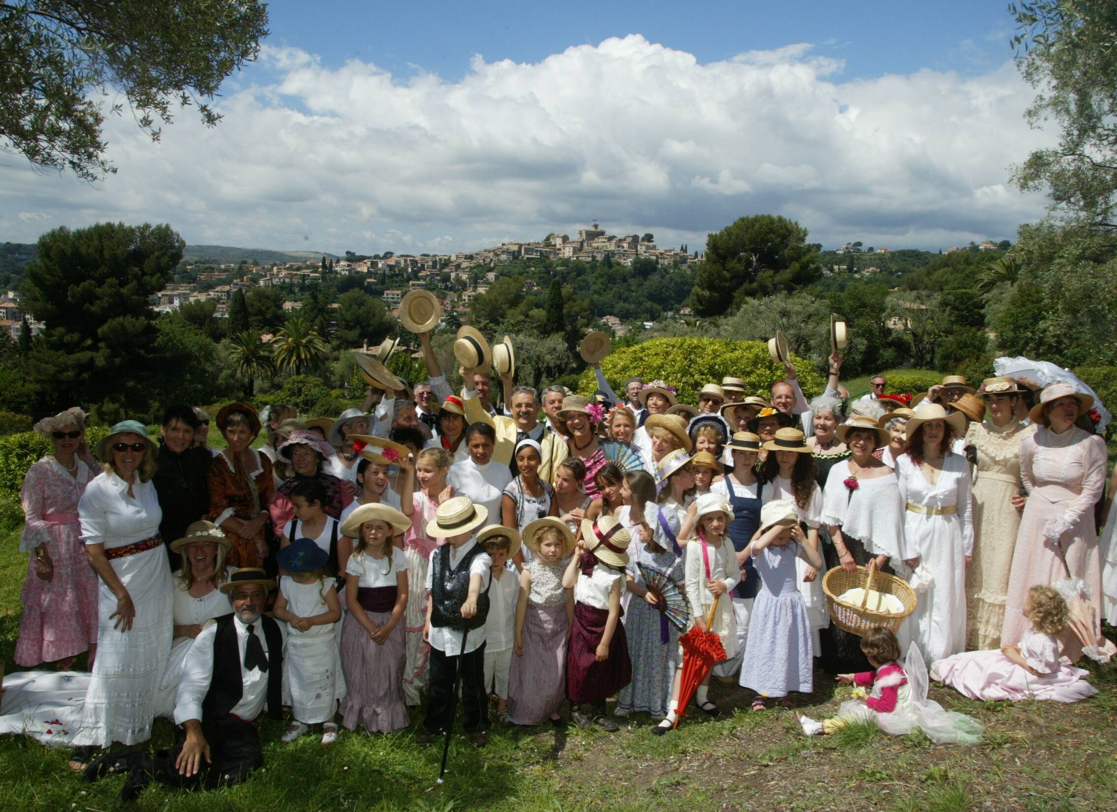 C'est quoi ce pique-nique ultra-chic inspiré d'un célèbre tableau organisé dimanche à Cagnes-sur-Mer?