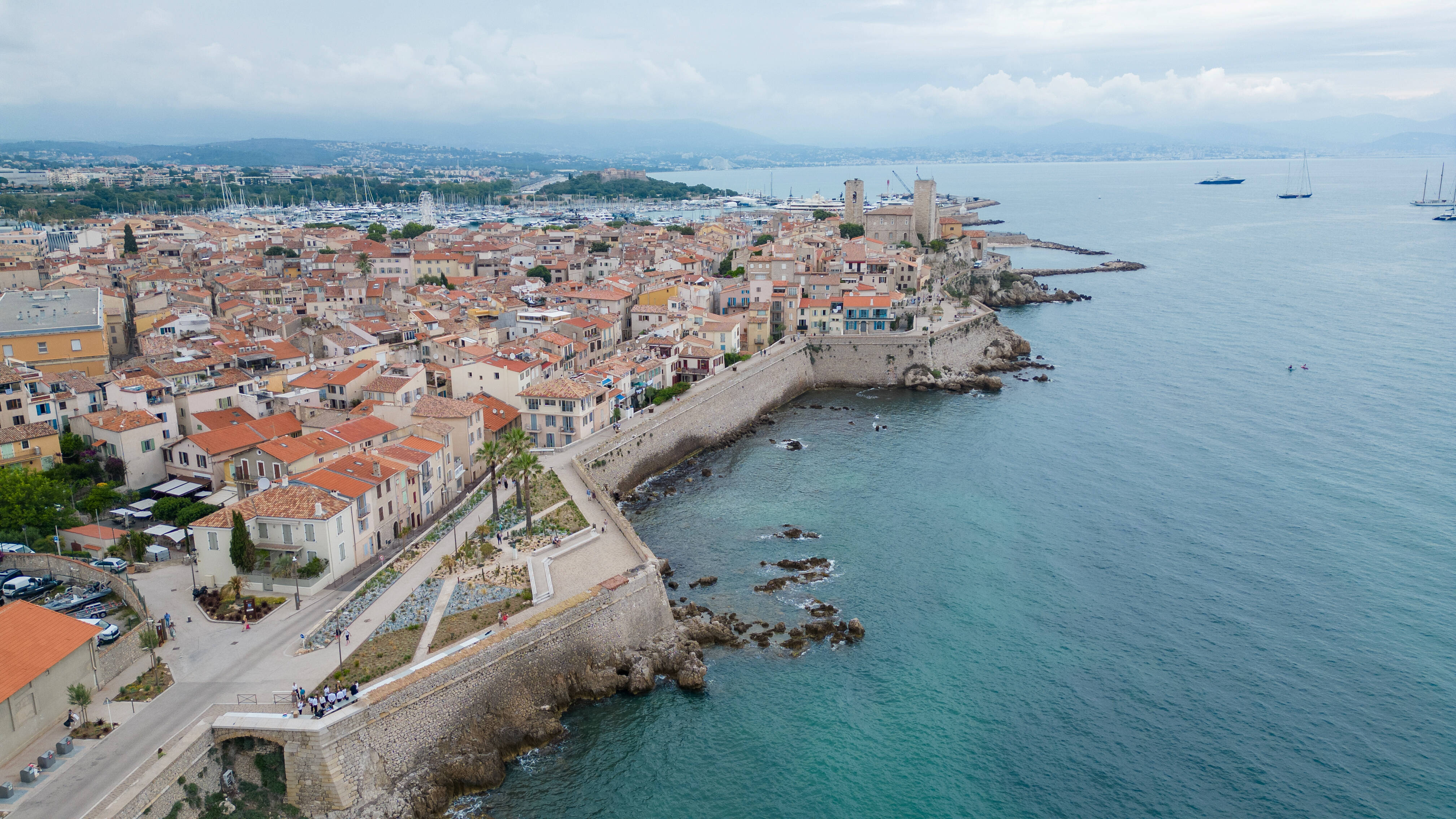 Qui détient le record du site le plus visité à Antibes pendant les Journées du patrimoine?