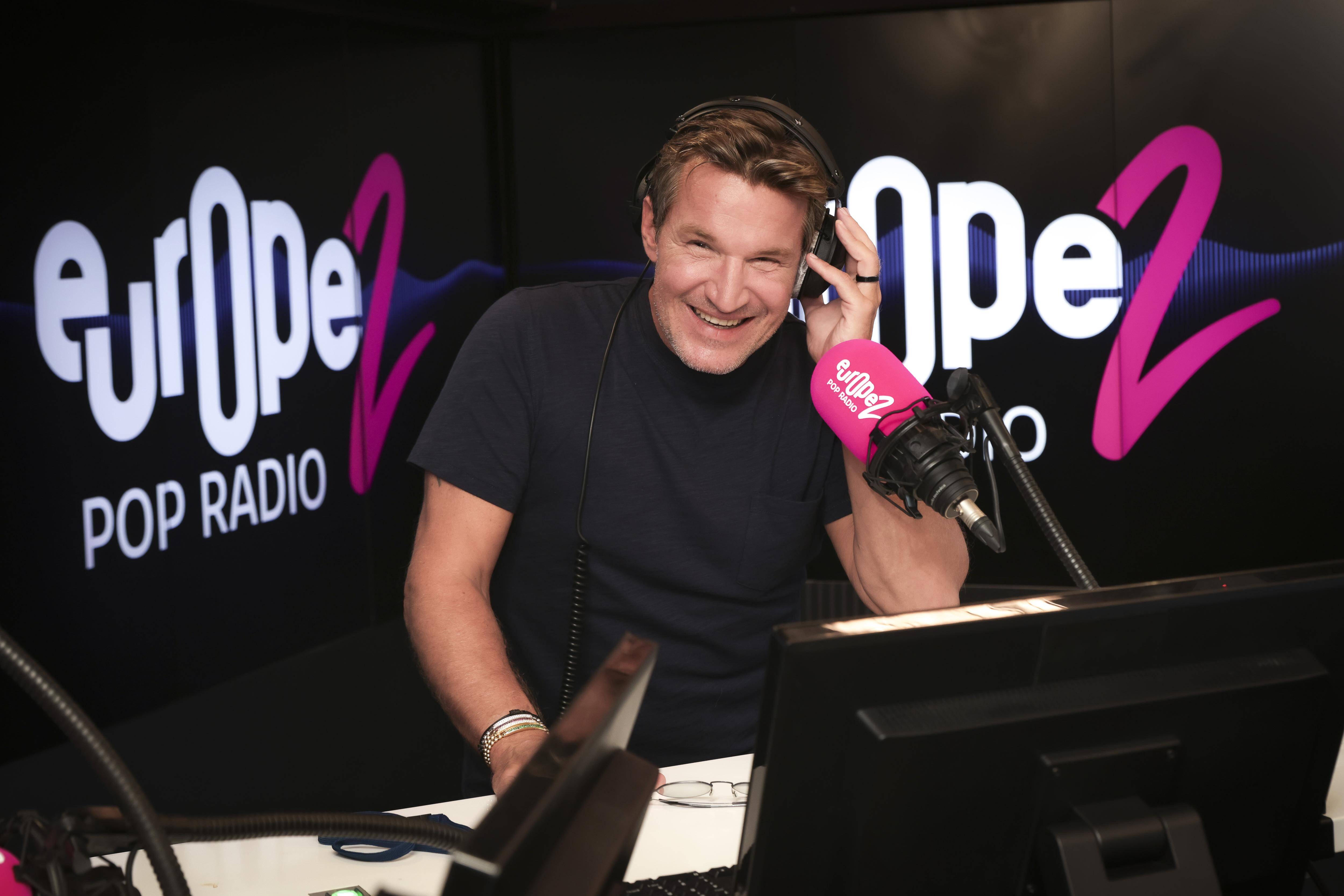 "La radio, c'est comme le vélo, ça ne s'oublie jamais": Benjamin Castaldi de retour sur les ondes avec "Casta réveille la France" sur Europe 2