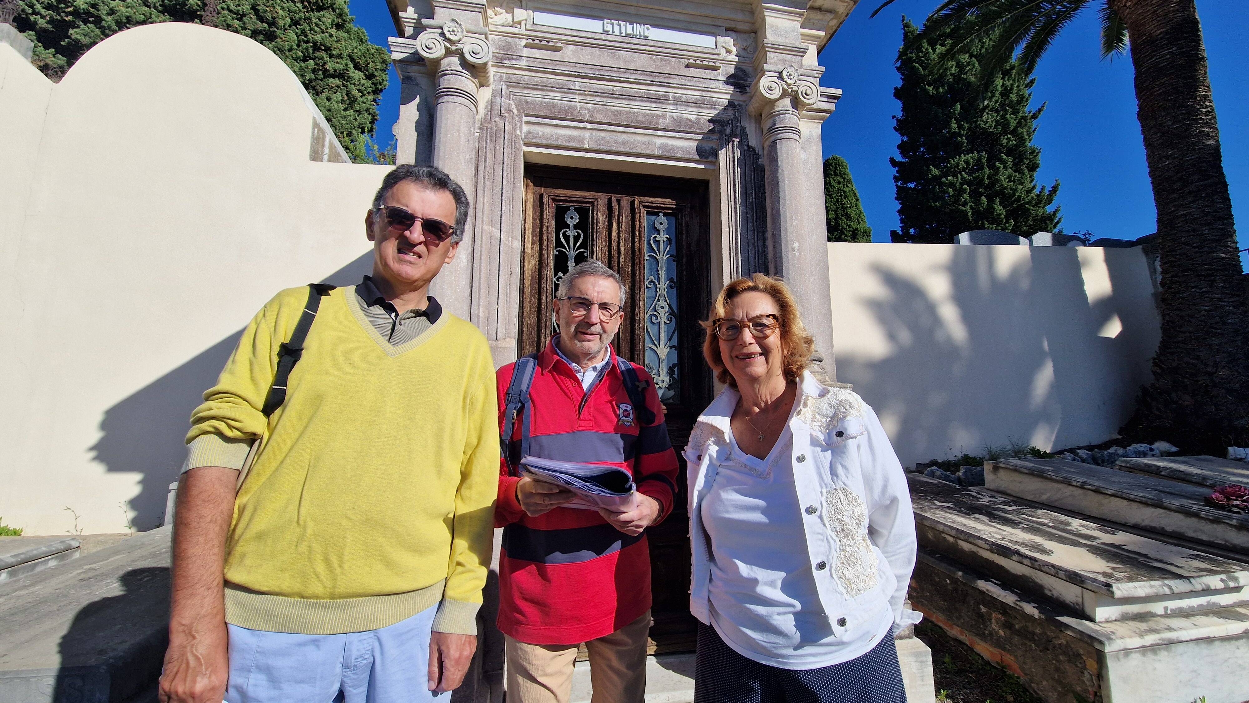 "Oui, c'est peut-être bizarre de se donner rendez-vous dans un cimetière": ils sont partis à la découverte de la culture juive dans ce cimetière de Cannes