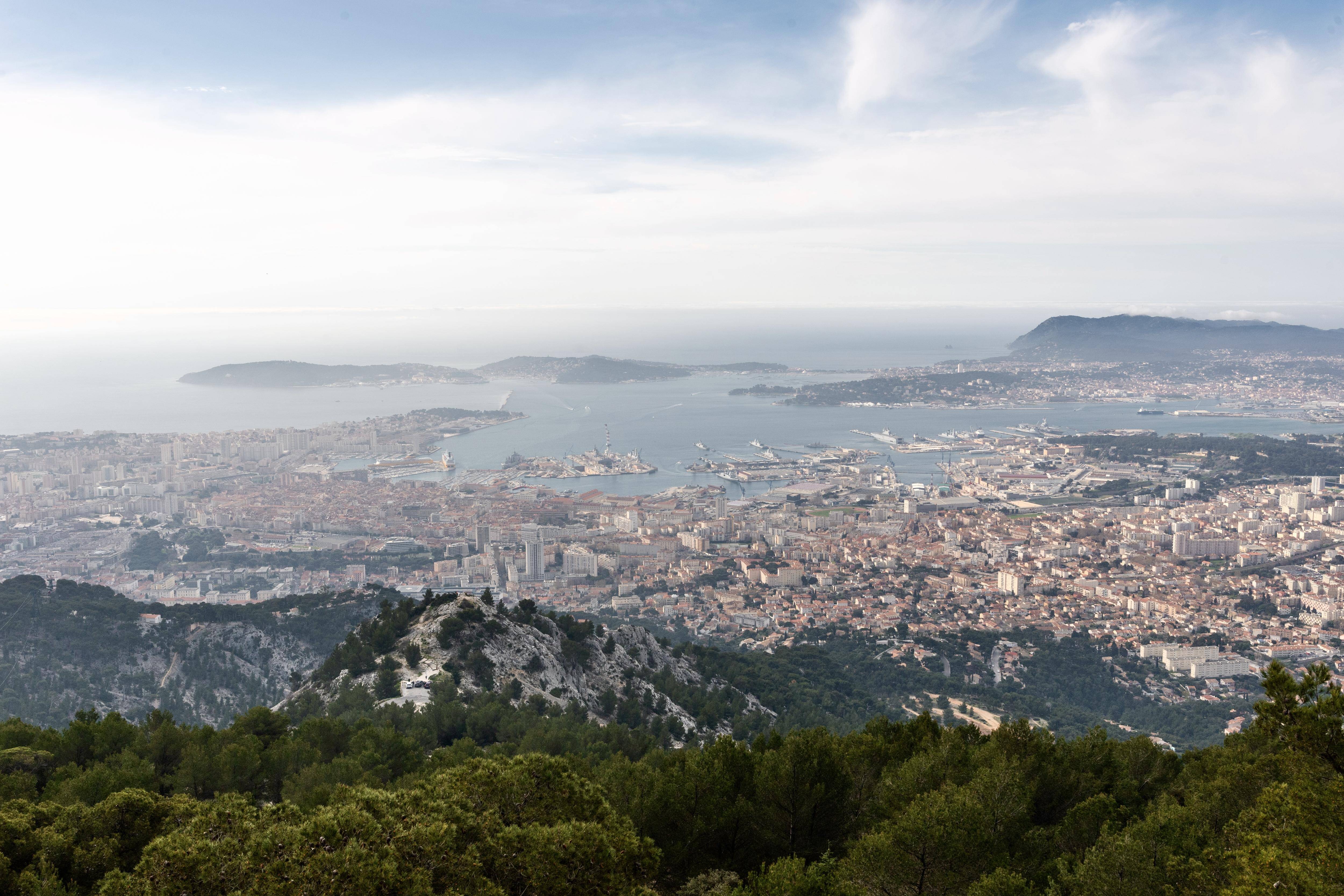 Une voiture fait une chute de 40 mètres sur les pentes du mont Faron, à Toulon
