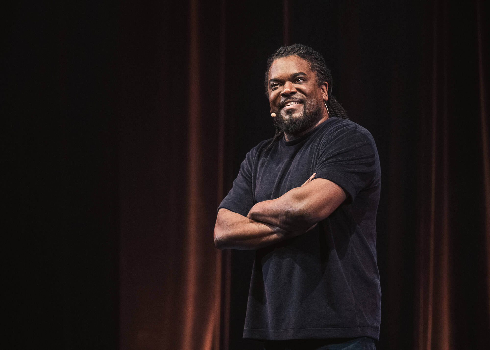 "Je voulais qu'on puisse voir l'homme que je suis": Anthony Kavanagh débarque à Nice avec "Happy"