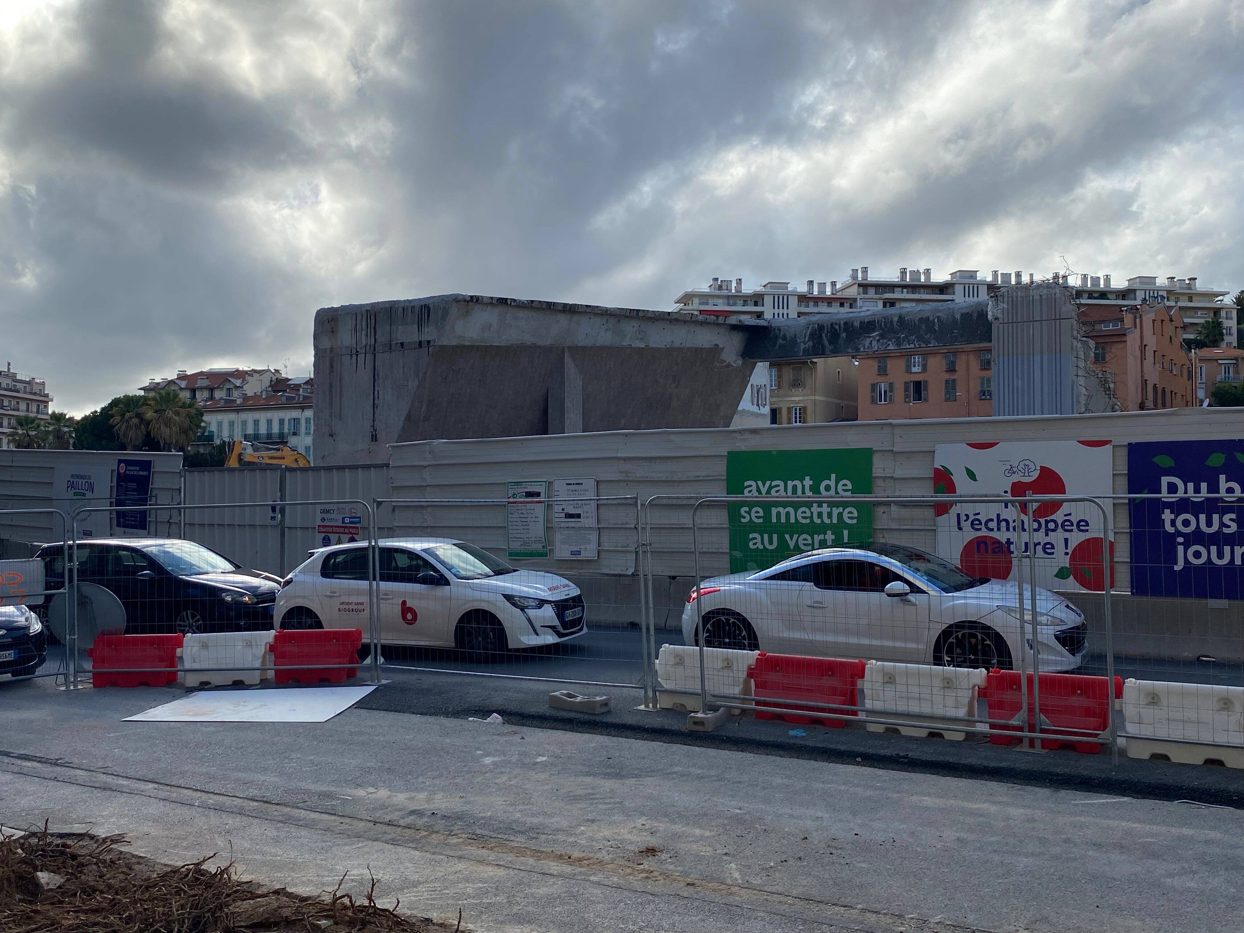 Un petit bout du palais Acropolis de Nice reste debout et ne tombera pas, on vous explique pourquoi