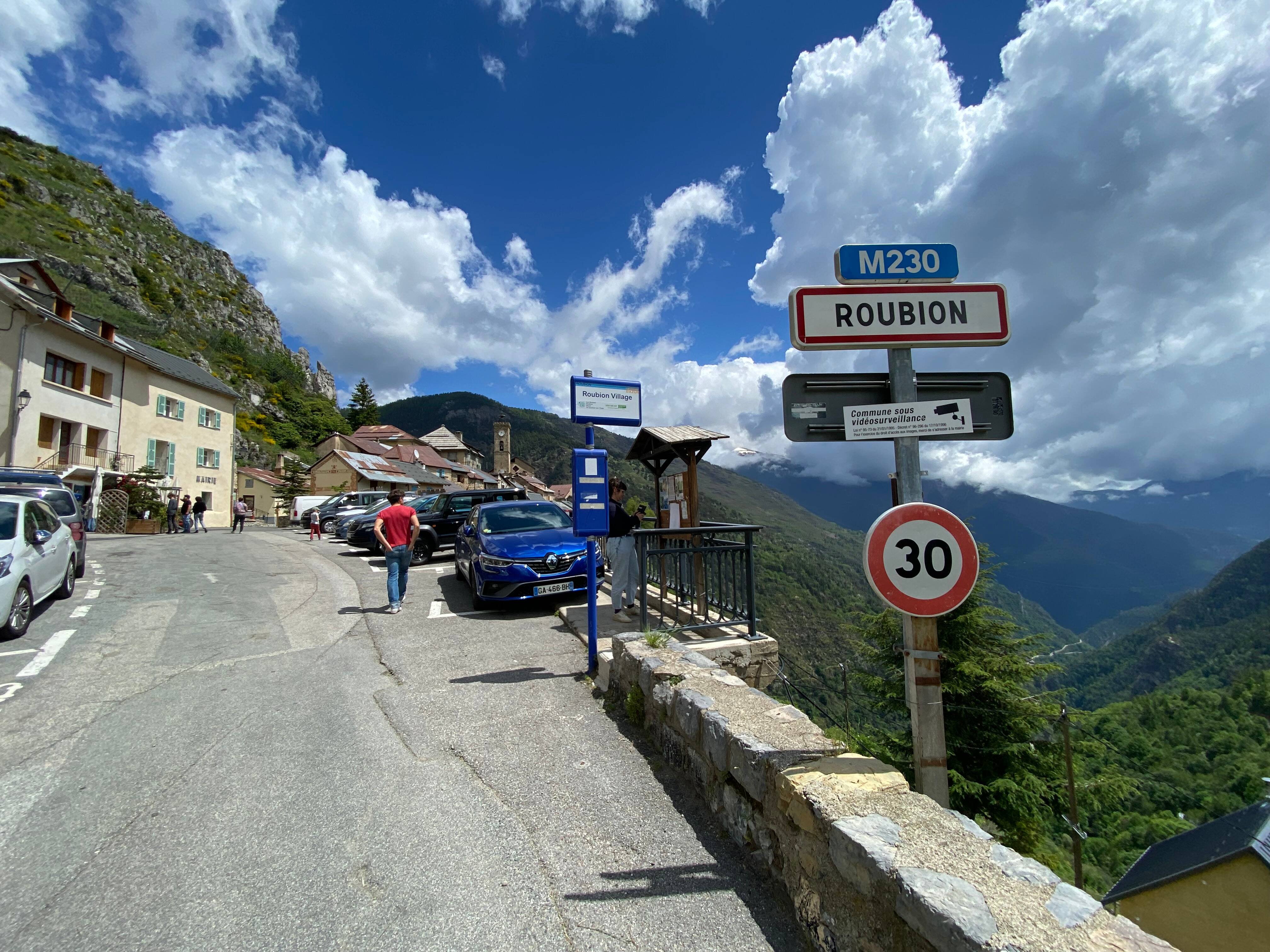 Un mois après d'importantes pluies, plusieurs hameaux du haut pays toujours privés d'eau potable
