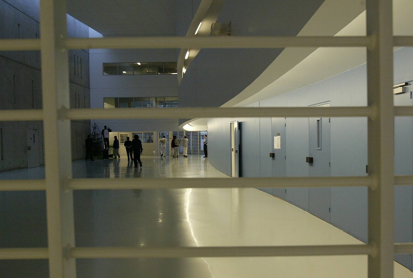 L'État condamné à indemniser la veuve et la fille d'un détenu frappé à mort dans la prison de Toulon-La Farlède