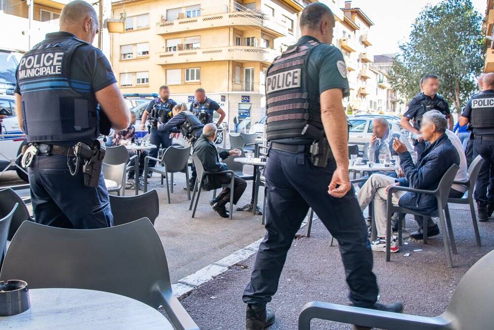 Cinq personnes en situation irrégulière interpellées lors d'un contrôle sur les terrasses de Toulon