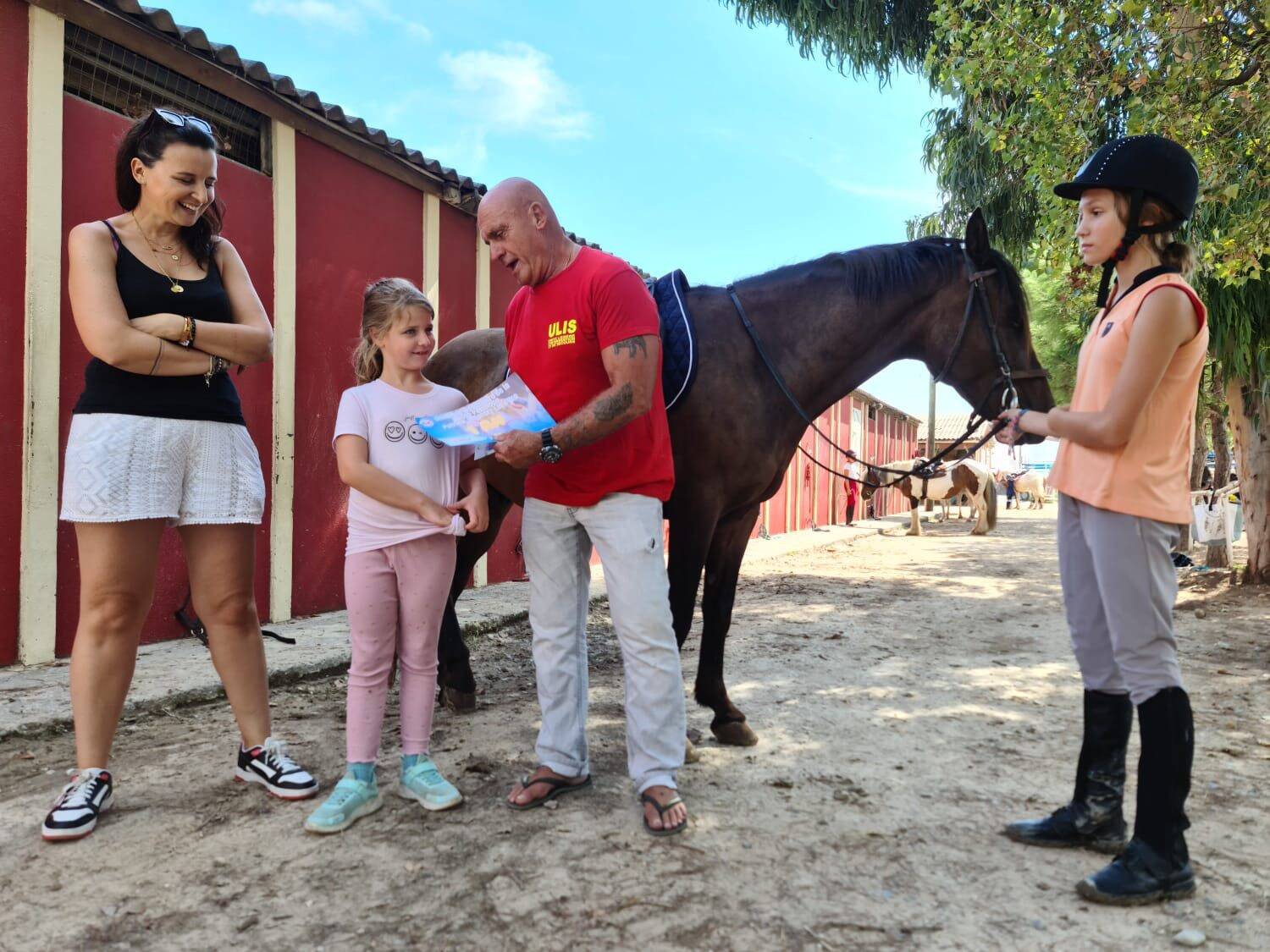 "Ils mettent des étoiles dans les yeux de ma fille": deux orphelines exaucent leurs rêves à Saint-Laurent-du-Var