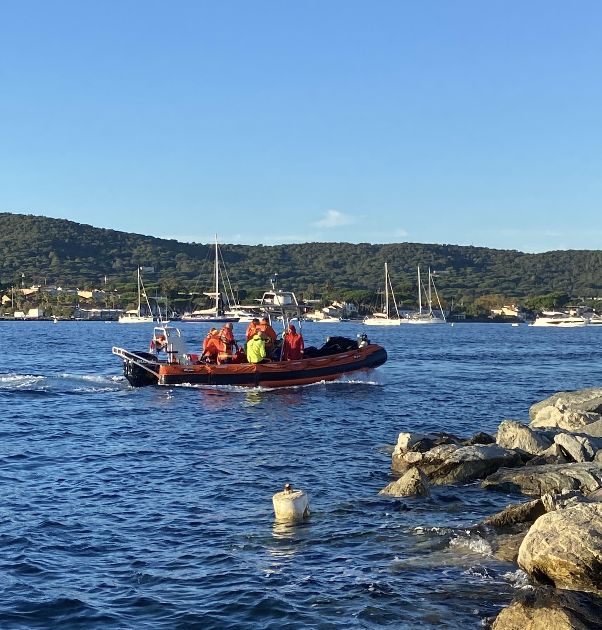 Un accident nocturne, 6 personnes éjectées, un corps retrouvé... Ce que l'on sait après la collision en mer au large de Saint-Tropez (1/1)