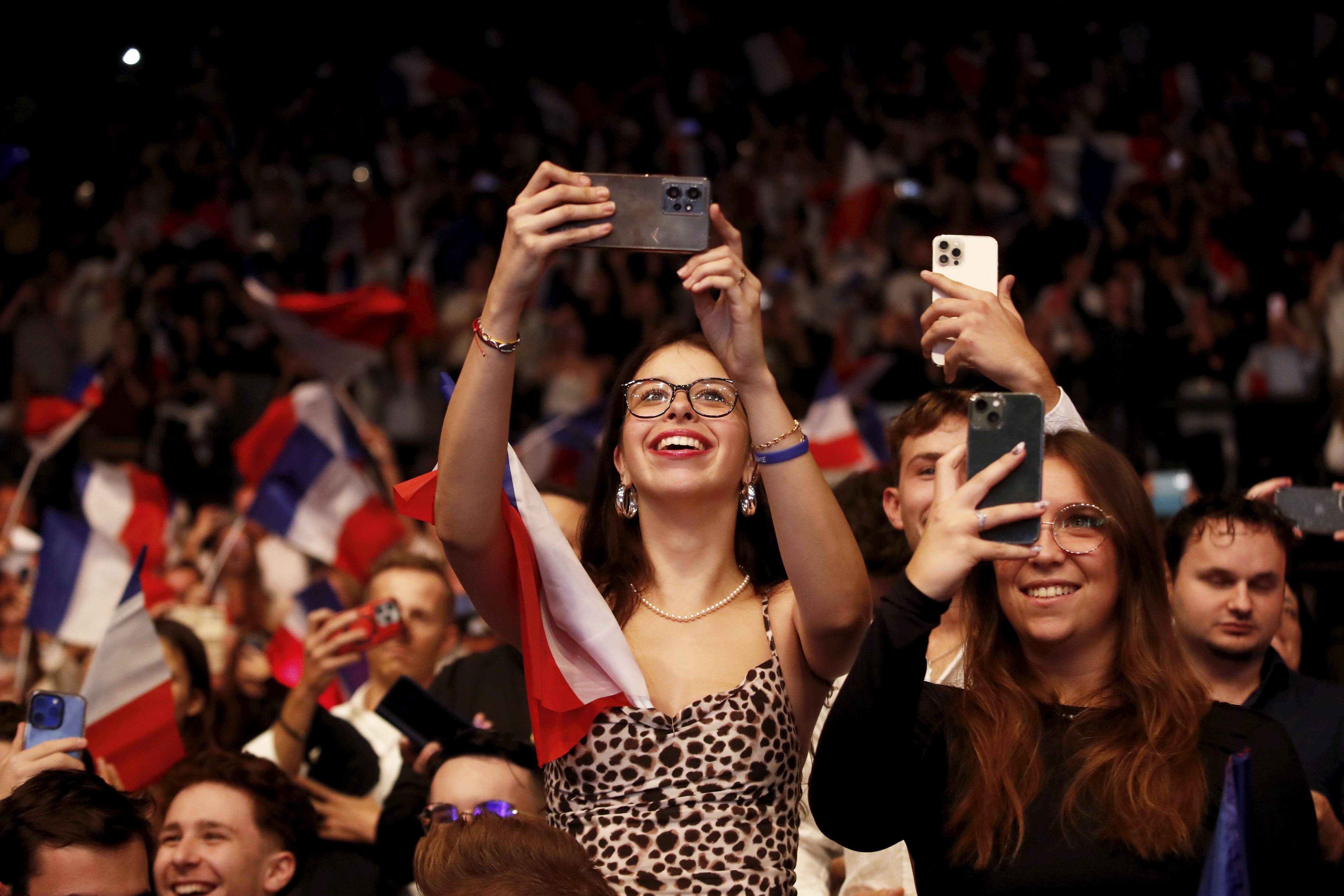 "Manu, tu peux dissoudre, on est prêts": à Nice, le RN s'offre un coup de jeune au Palais Nikaïa