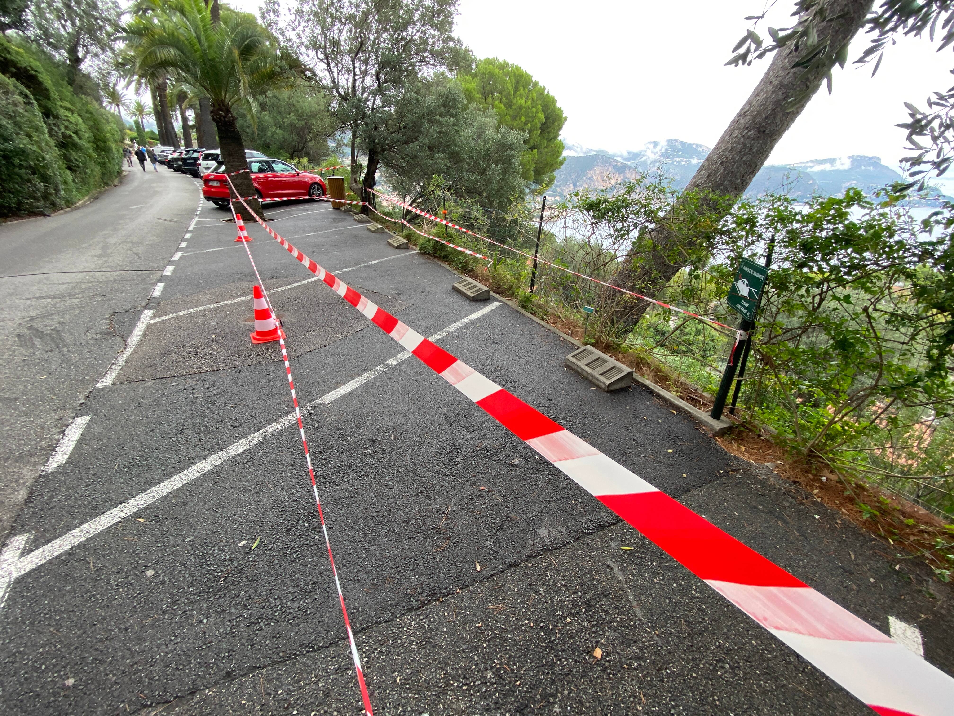 "Un jour on se prendra une voiture sur la tête": un véhicule chute du parking de la villa Ephrussi de Rothschild, des riverains s'inquiètent