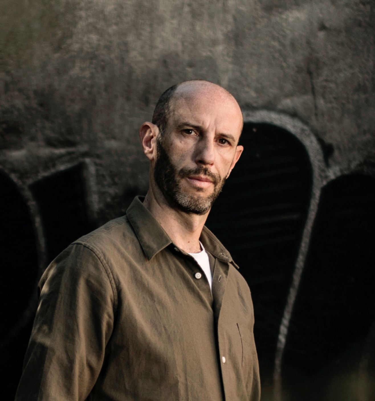 De plus en plus d'ados recrutés pour le trafic de drogue: "Il faut remettre des adultes dans les cités", estime ce journaliste spécialisé