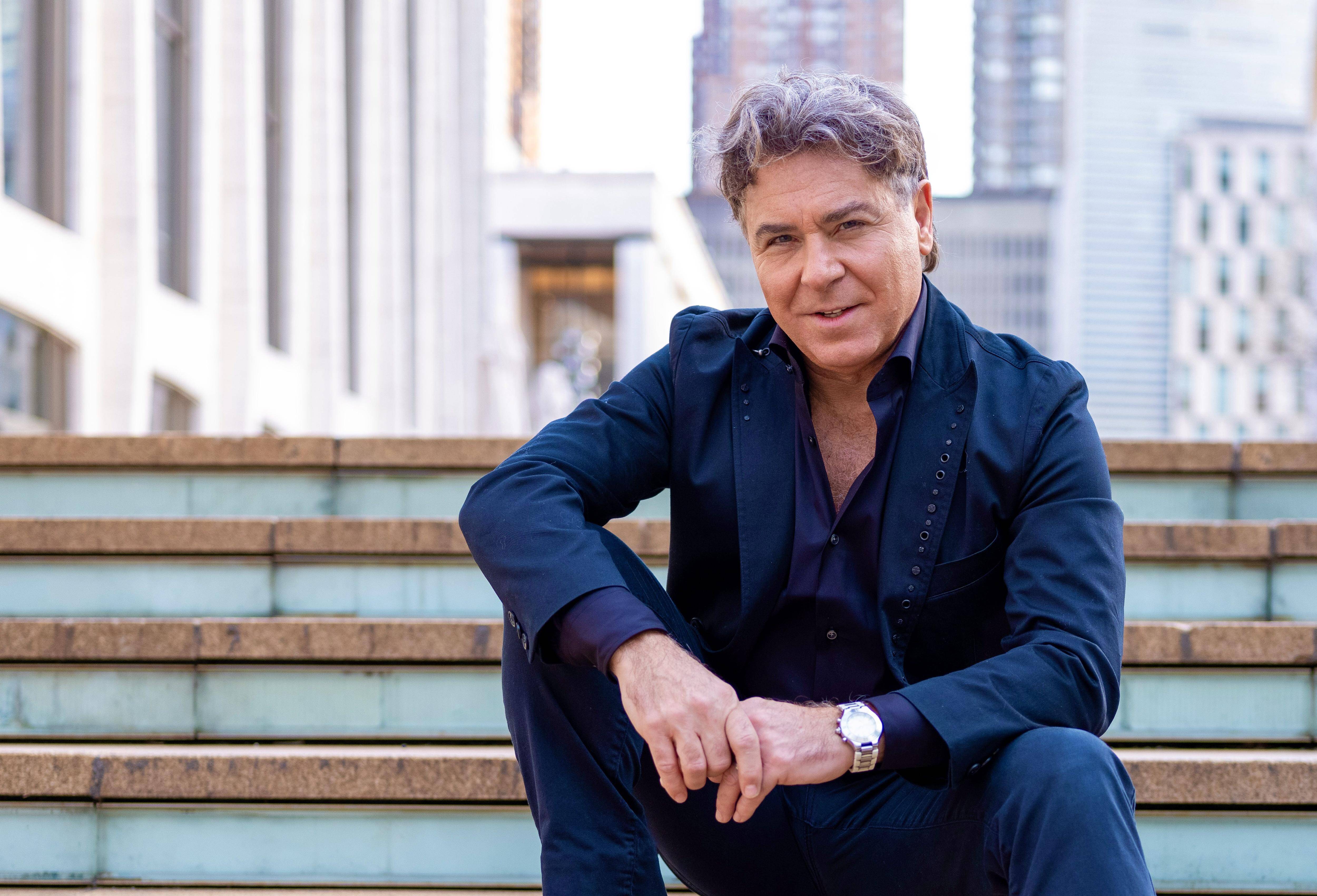 "Ce qui me plaît, c'est de voguer sur tous les flots": le ténor Roberto Alagna dans un nouveau spectacle à Cannes