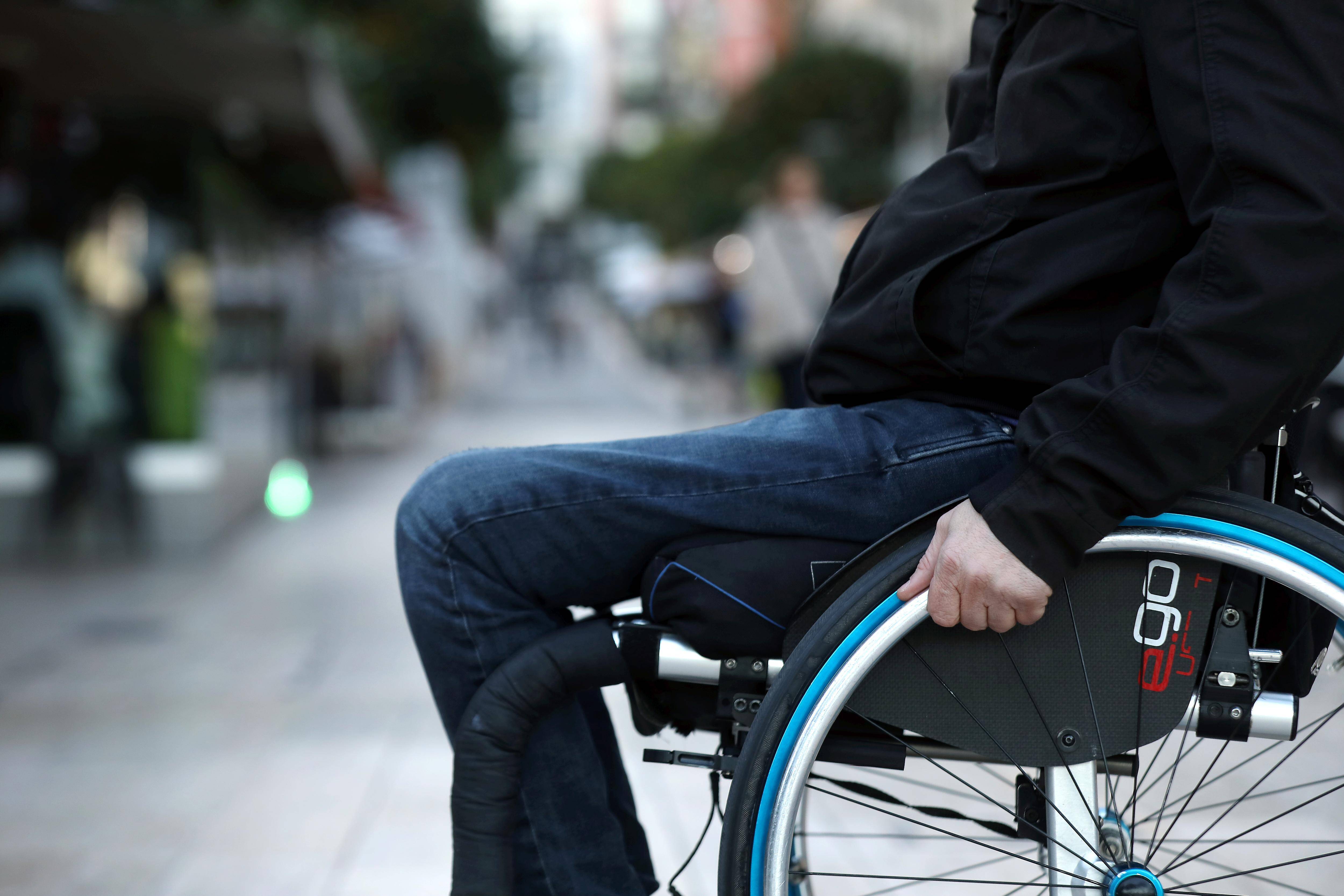 Mise en accessibilité des lieux, achats de fauteuils roulants... La Ville d'Antibes renforce son action face au handicap