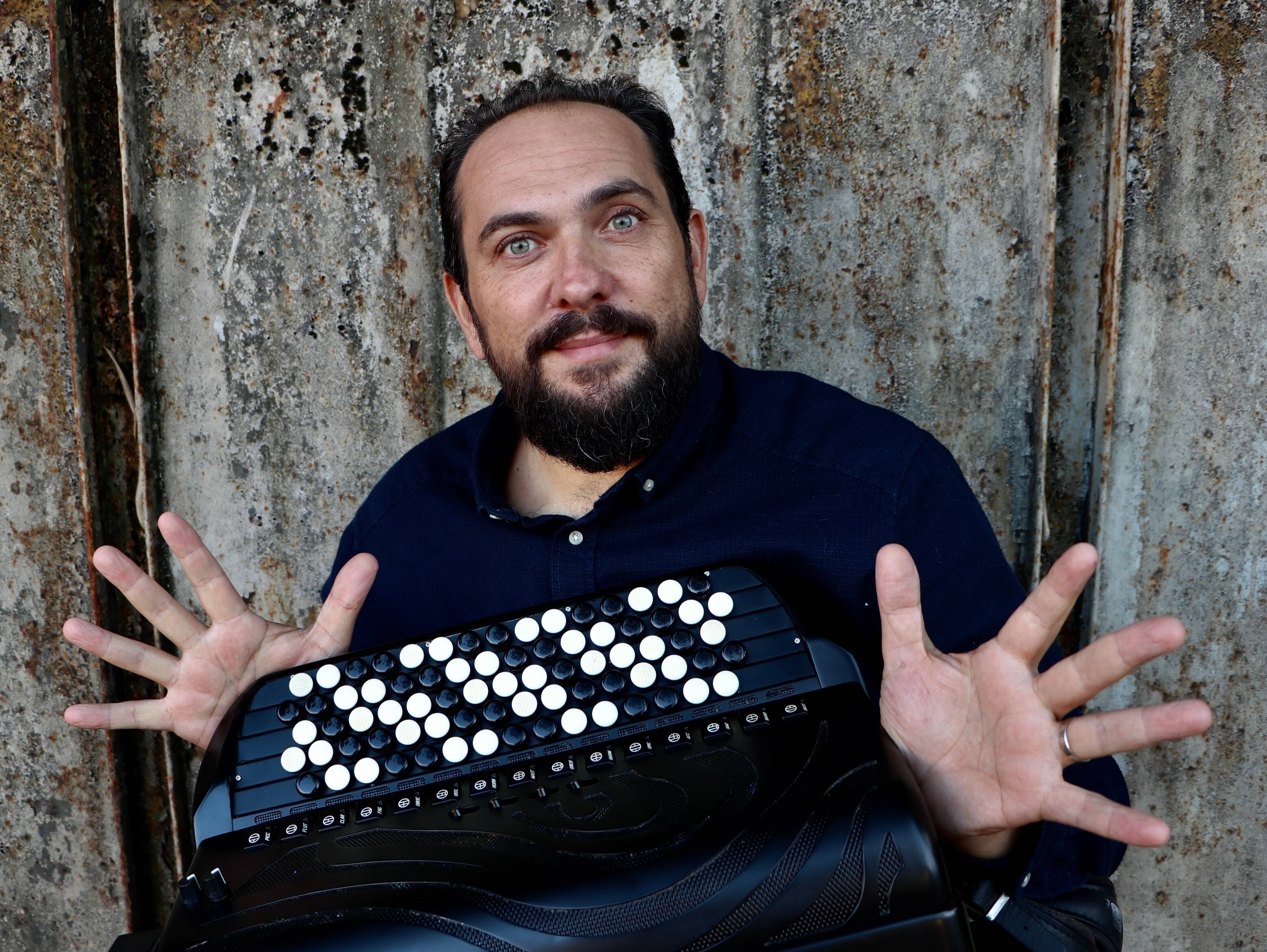 L'accordéoniste cannois Frédéric Viale présente son premier album solo, "Caméléon", à découvrir à Mouans-Sartoux