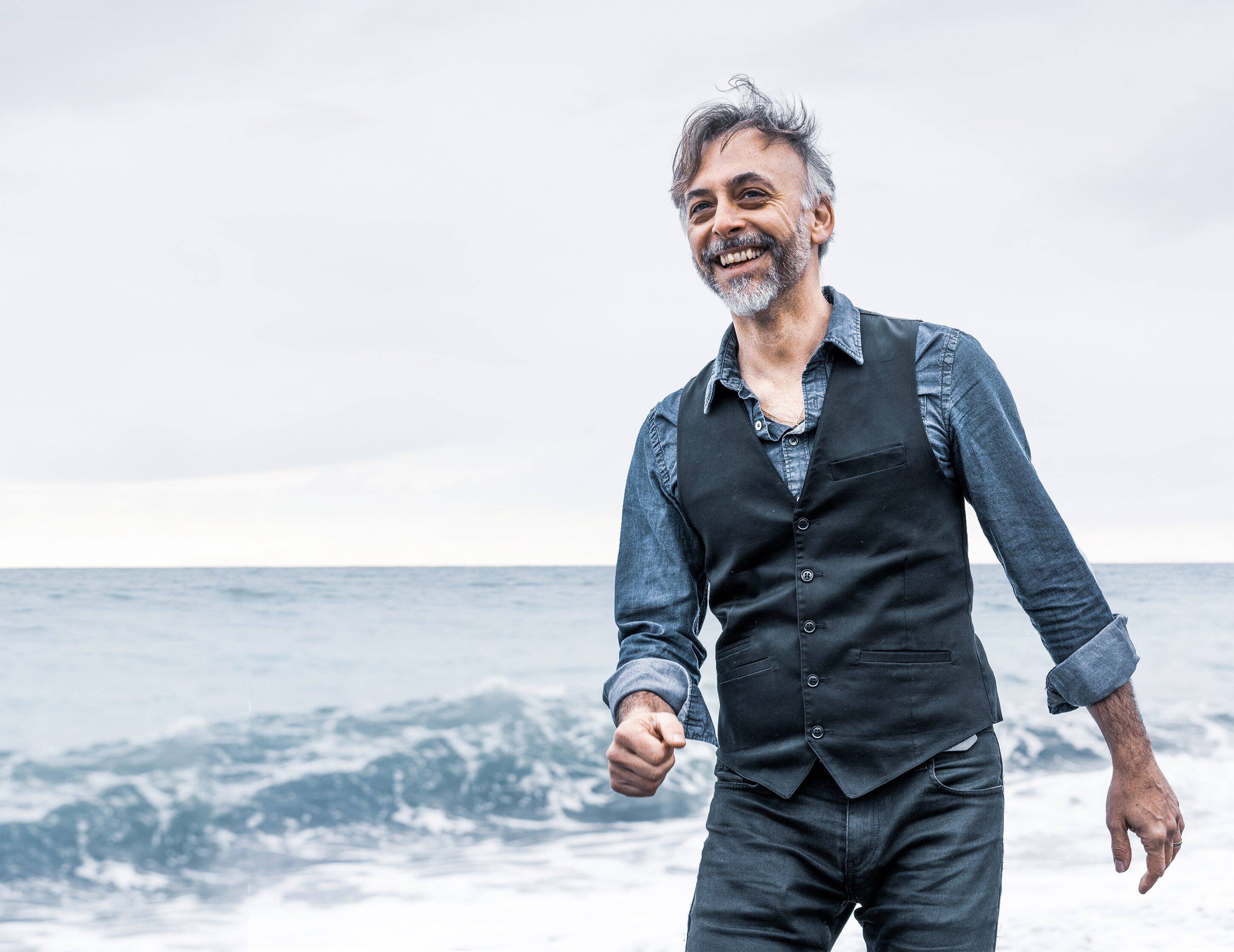 "Je voulais parler de ma ville": le chanteur azuréen Stephane Brunello présente son nouvel album ce samedi à Nice