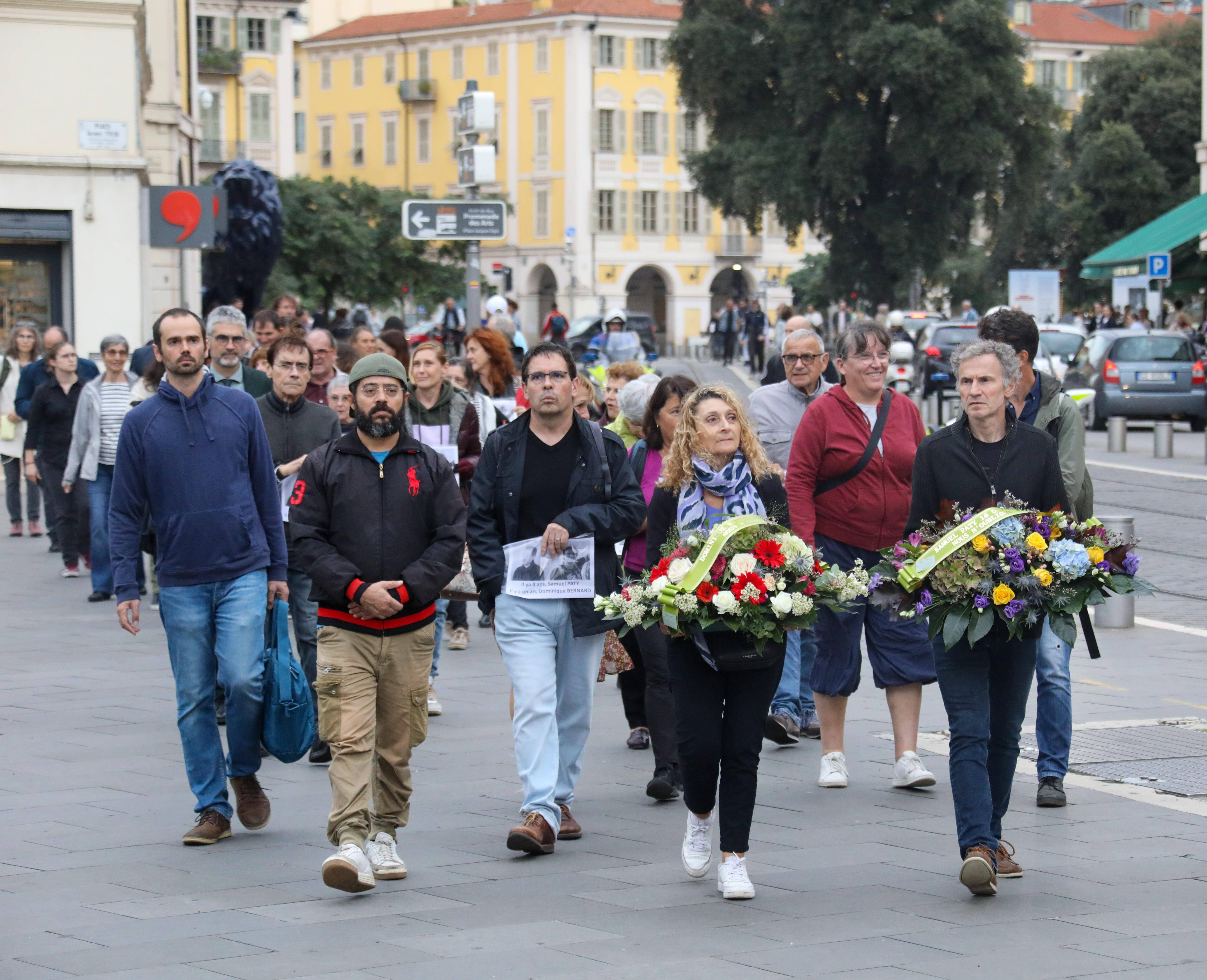 "Assassinés parce qu'ils étaient profs": marche silencieuse en mémoire de Samuel Paty et Dominique Bernard à Nice
