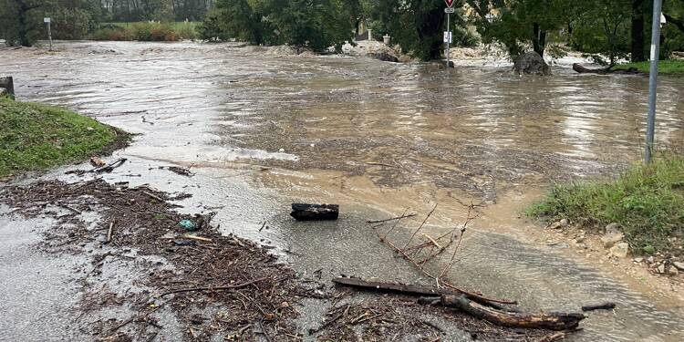 Vigilance orange: plusieurs routes coupées en Pays de Fayence où le centre commercial Agora de Callian est inondé