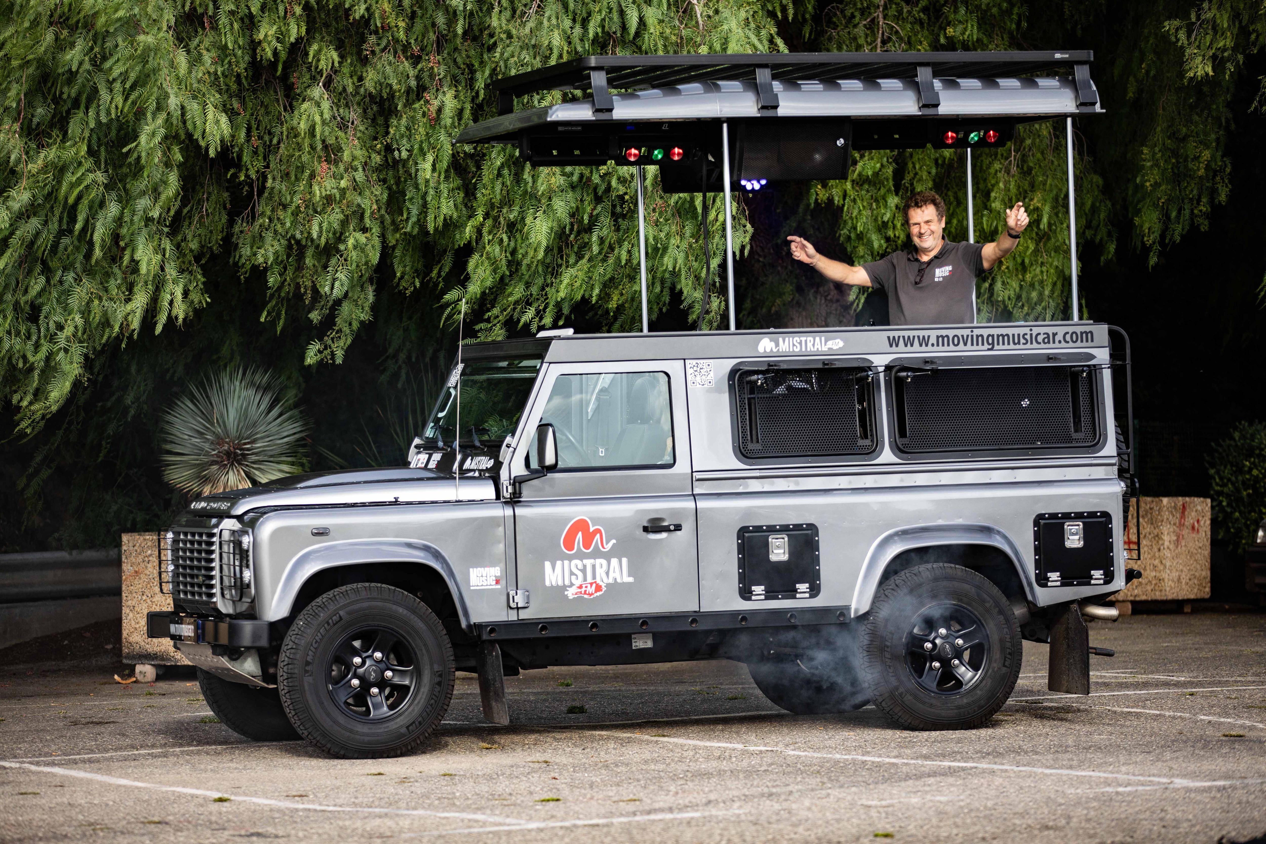 Aux platines de la plus mobile des discothèques, ce Varois fait danser des milliers de fêtards dans la région