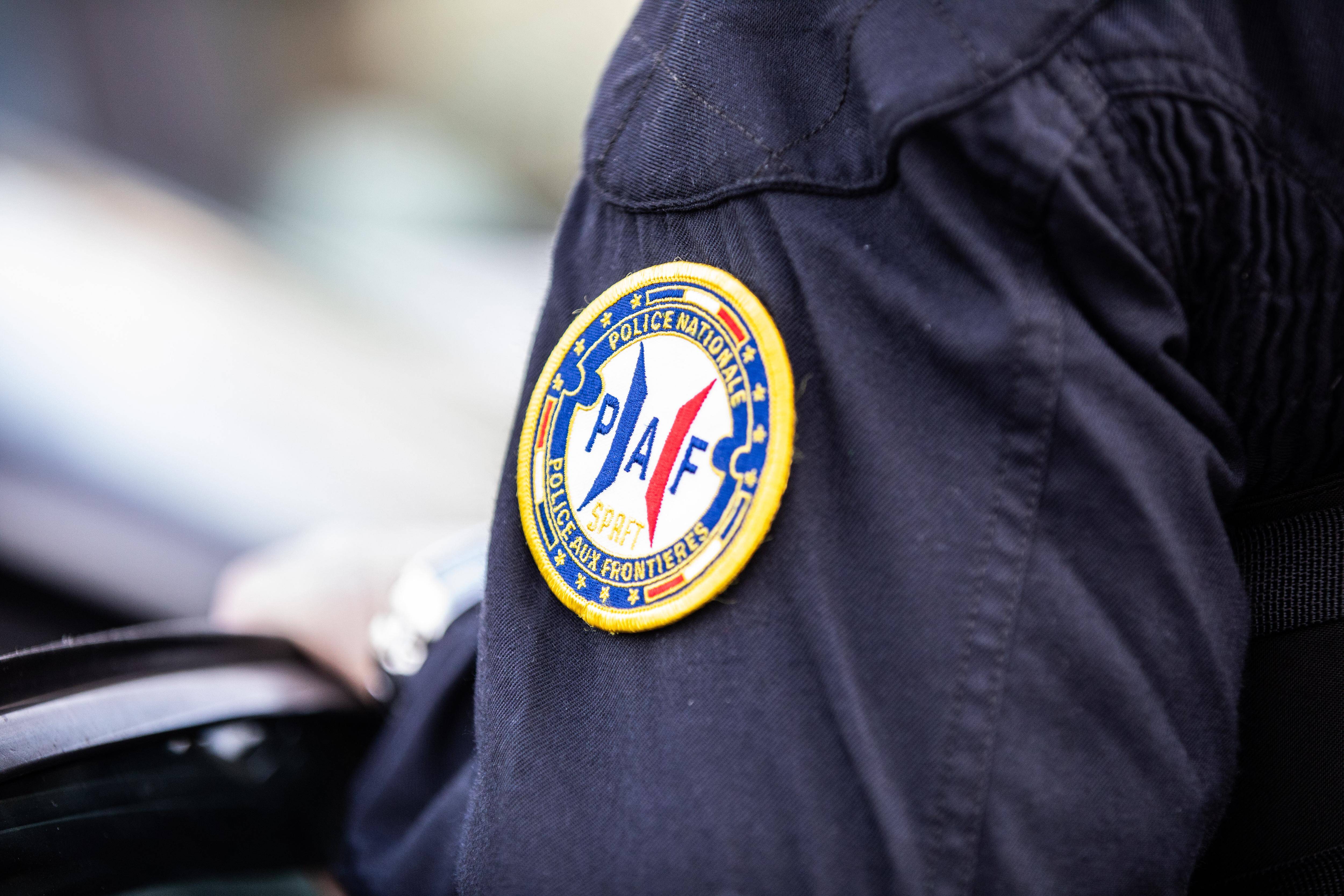 Il transportait onze migrants dont des enfants assis sur le sol: prison ferme pour un chauffeur VTC interpellé à Roquebrune-Cap-Martin