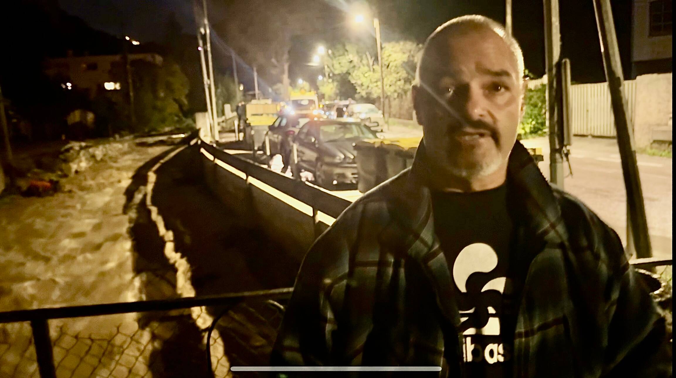 "L'État laisse faire, c'est une honte", s'emporte un riverain du vallon de Magnan en pleine crue ce vendredi soir à Nice