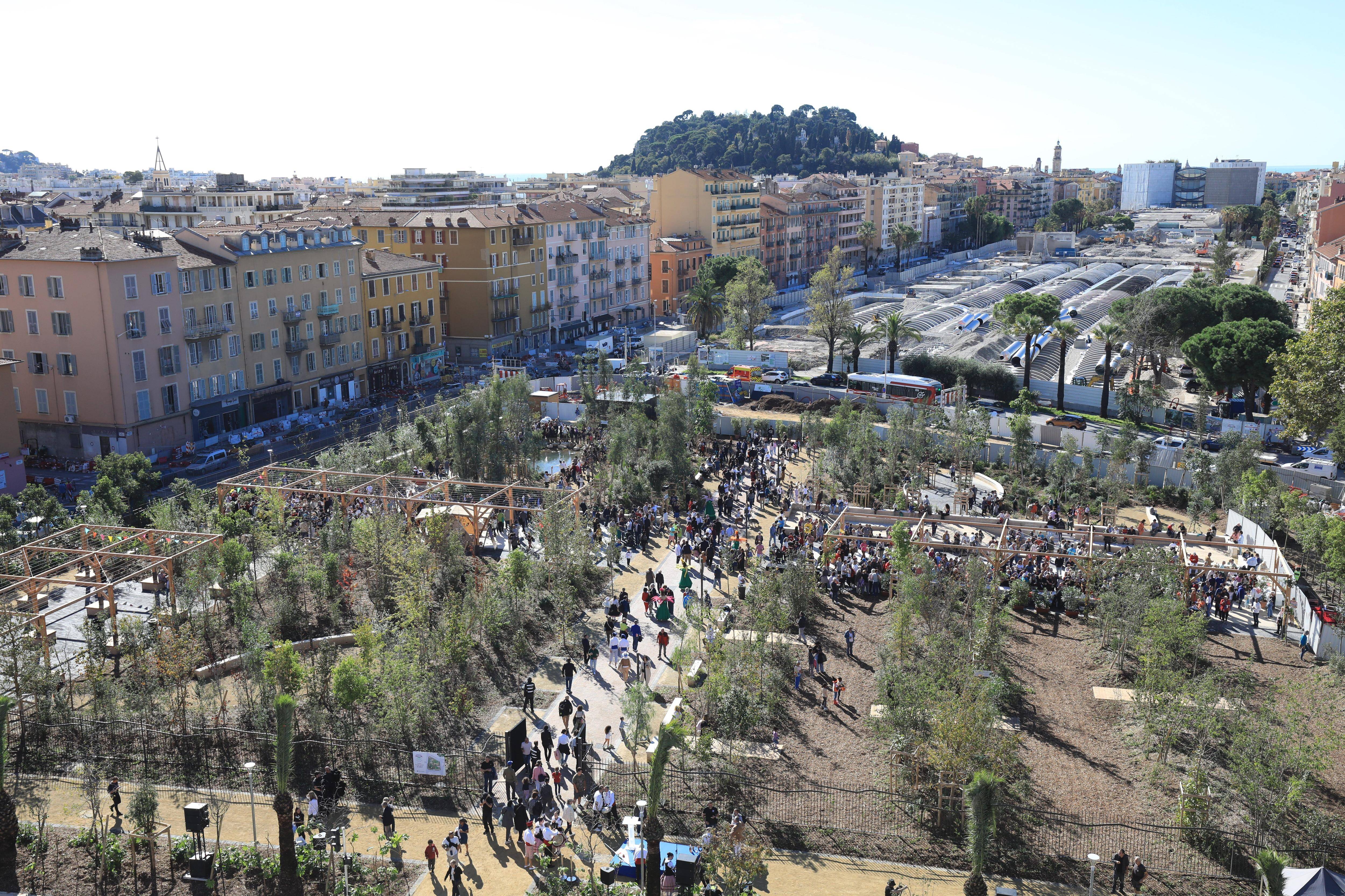 6.000 m² de jardin arboré en plus pour les Niçois... L'esplanade de Lattre de Tassigny, extension de la promenade du Paillon est ouverte