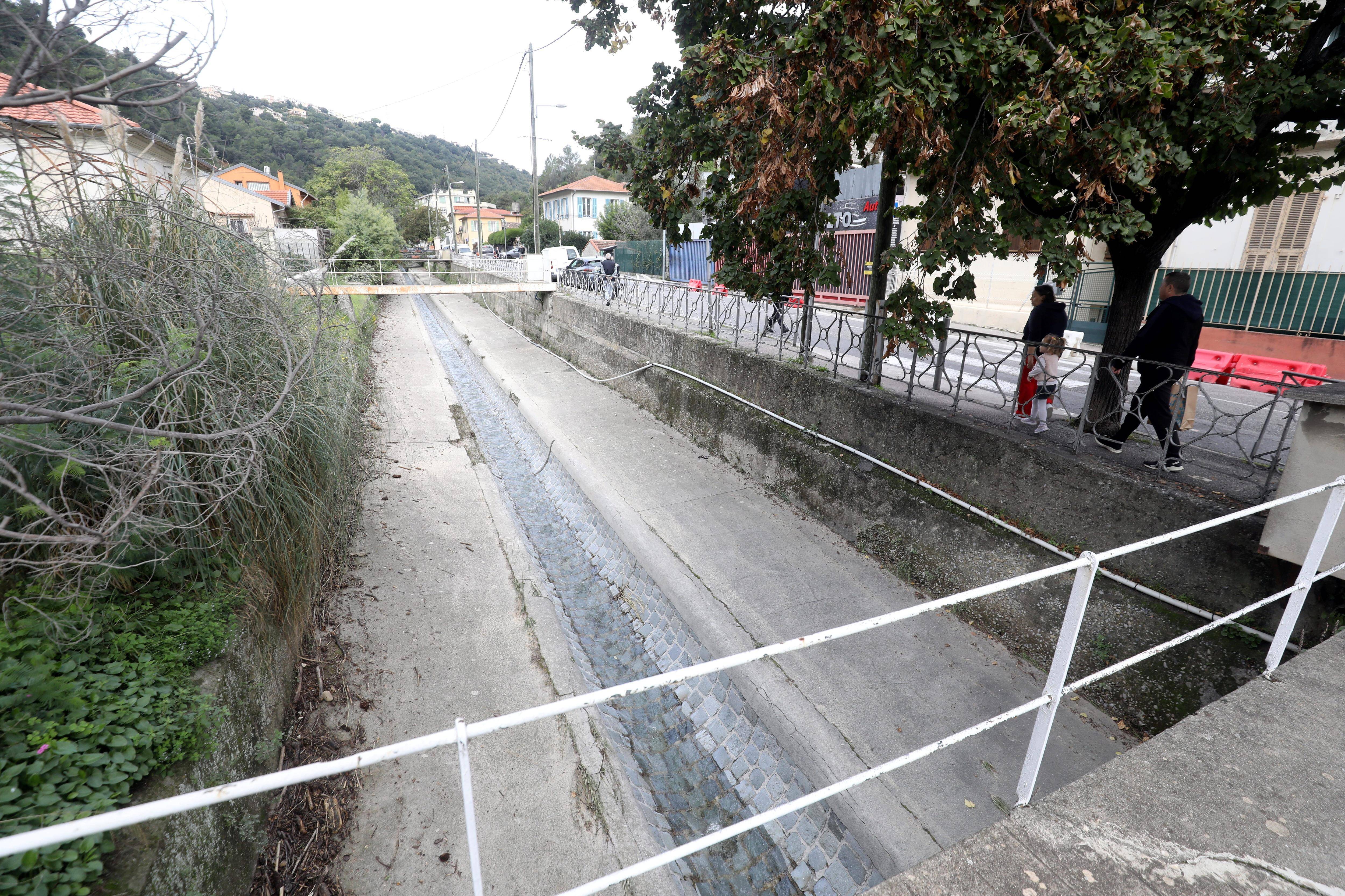 Après les intempéries, les riverains d'un quartier de Nice mettent en cause l'Etat: mais qui est vraiment responsable de l'entretien de ce fleuve qui a bien failli déborder?