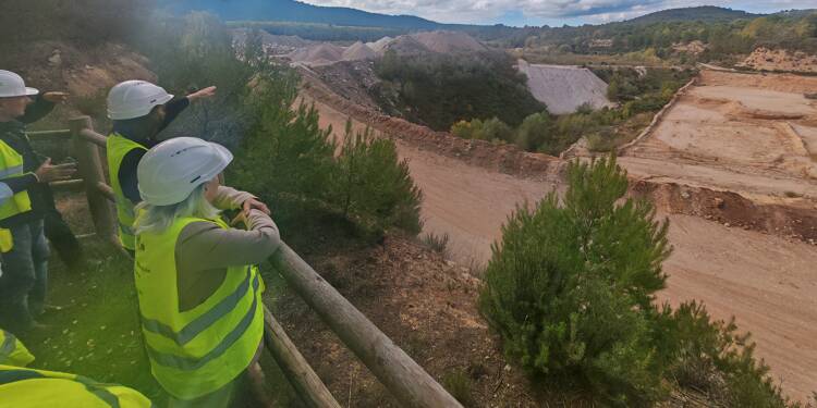 Dans la carrière de Signes, la fin du gisement laisse place au recyclage
