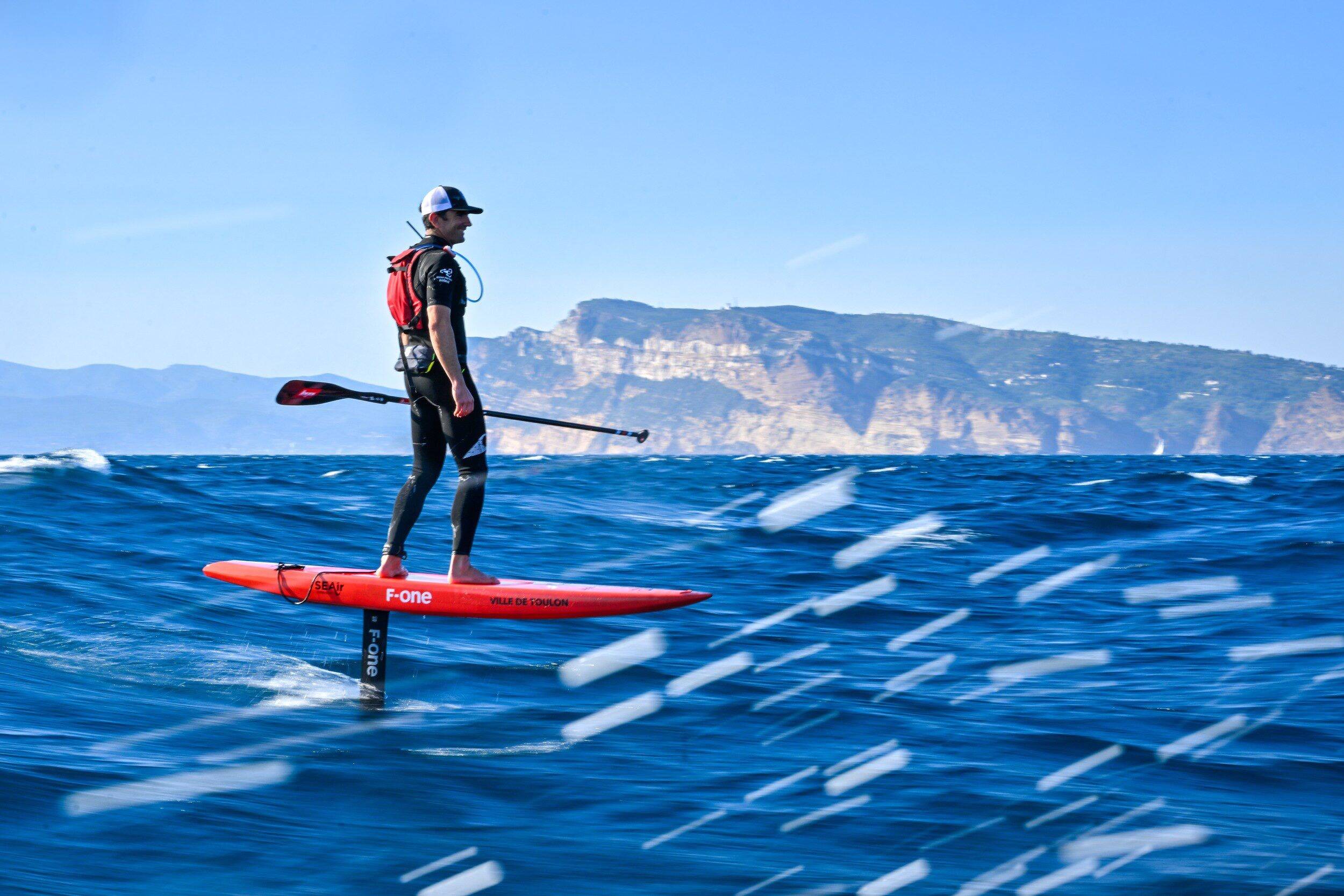 A Paris, le Musée national de la Marine fait une place au foil, utilisé par Erwann Jauffroy pour relier Toulon à Calvi