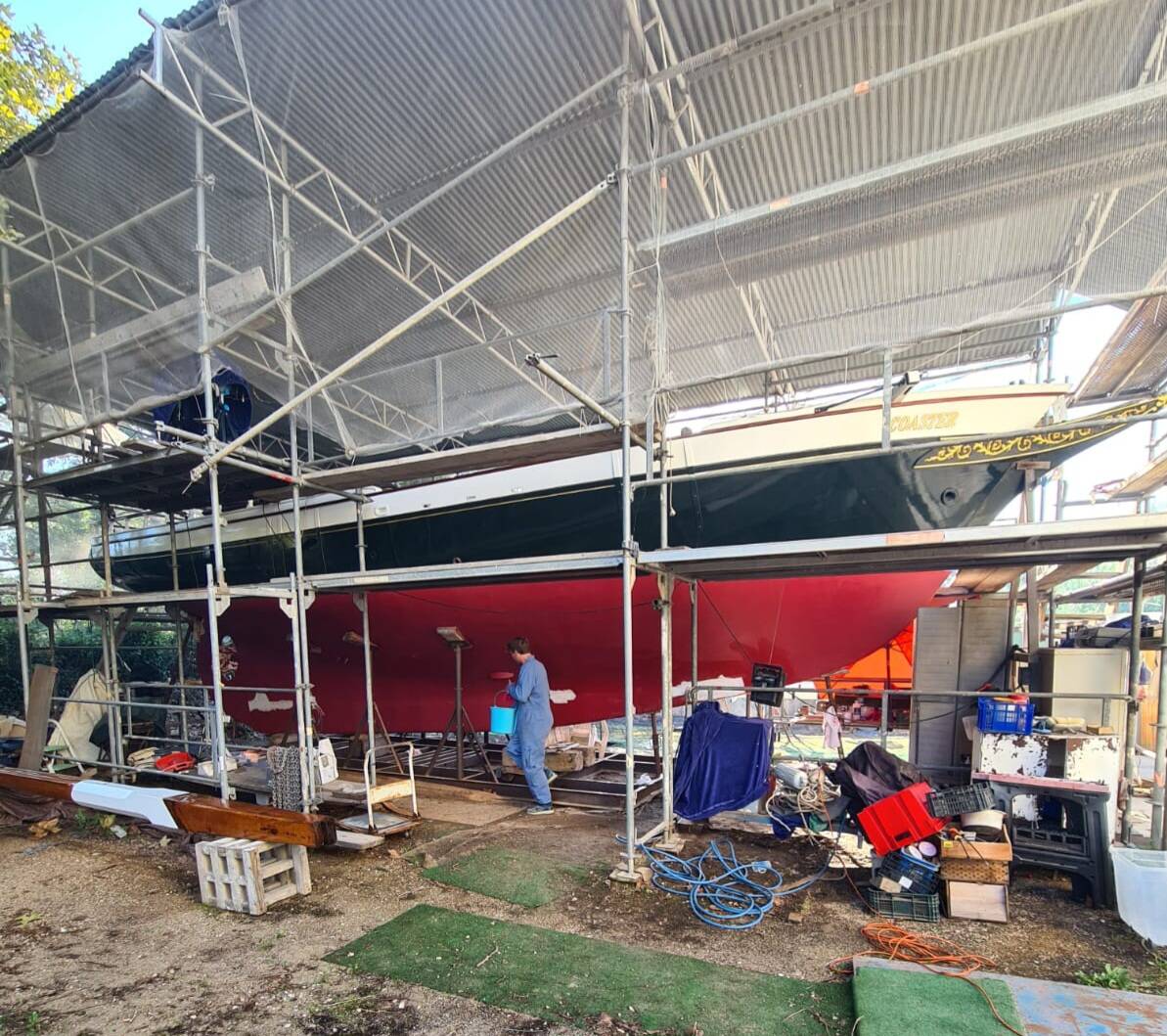 Débarquée à Cannes il y a 37 ans, cette goélette de 1935 a depuis été restaurée et va retrouver la mer à Mandelieu