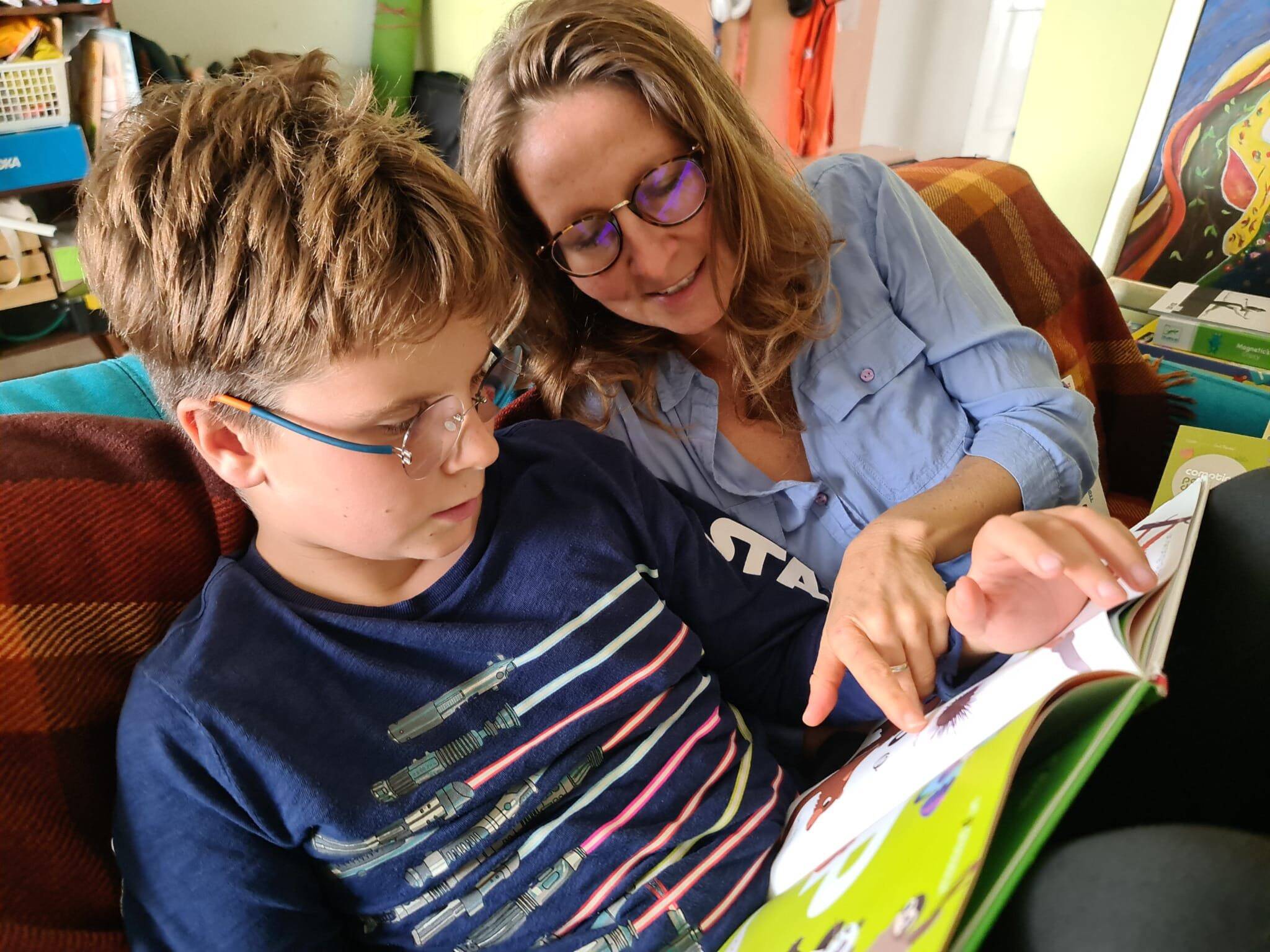 "C'est un parcours du combattant, je suis épuisée": la bataille d'une mère pour la scolarisation de son fils handicapé