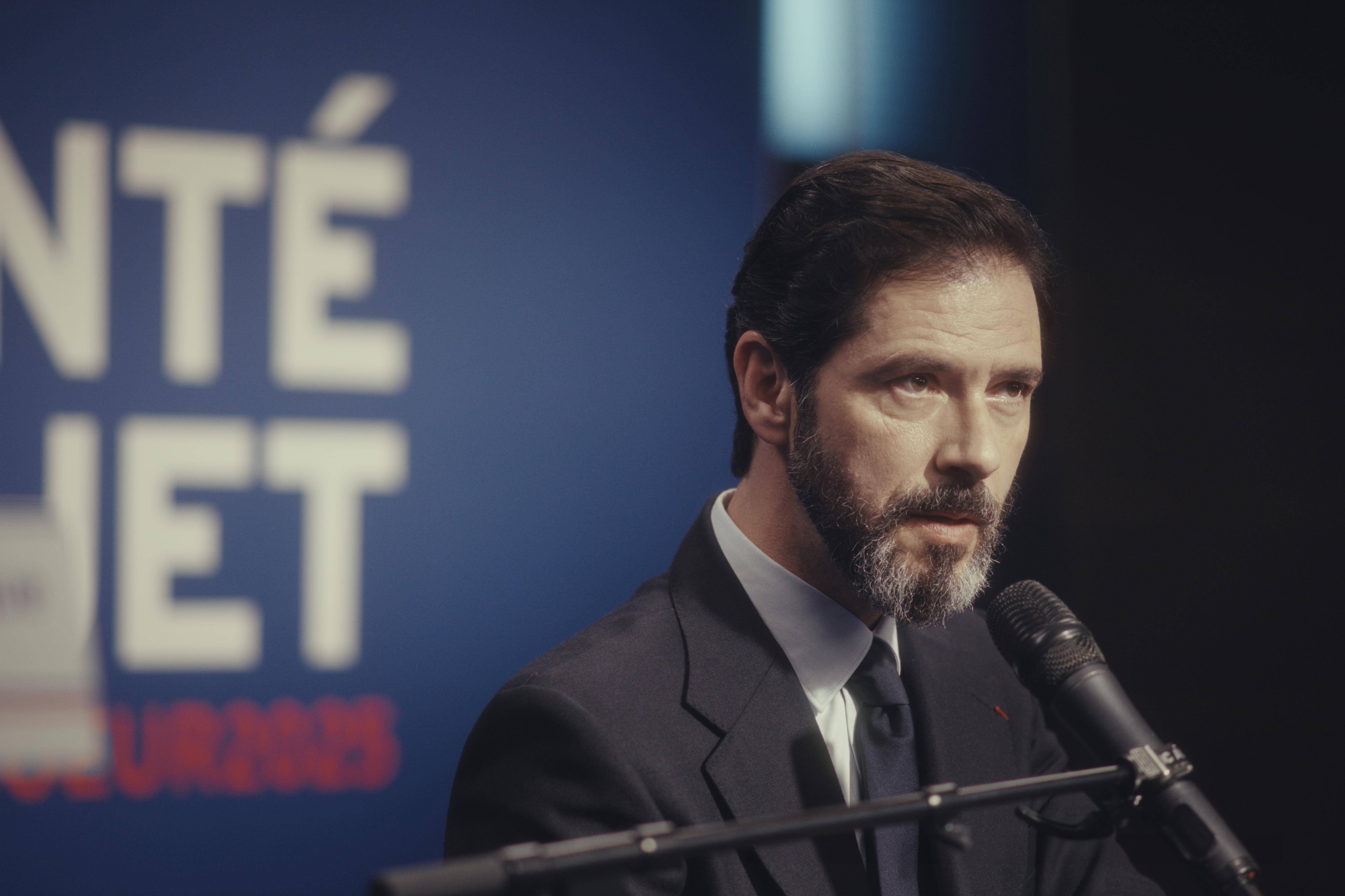 "Dans l'ombre" avec Melvil Poupaud, la nouvelle série politique de France 2