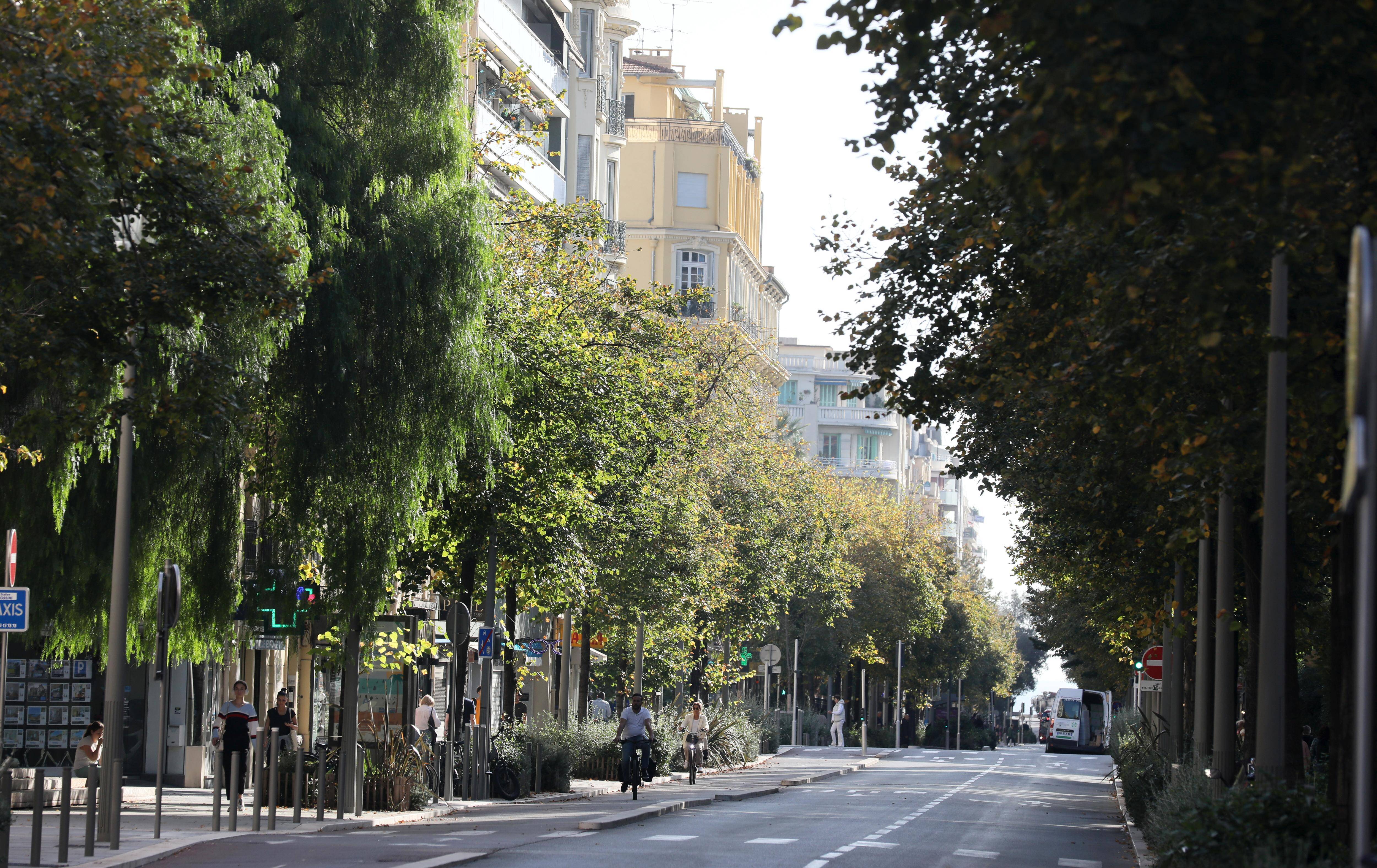 Réussites, points d'amélioration, chantiers en cours... Un an après, quel bilan pour le "nouveau" boulevard Gambetta à Nice?
