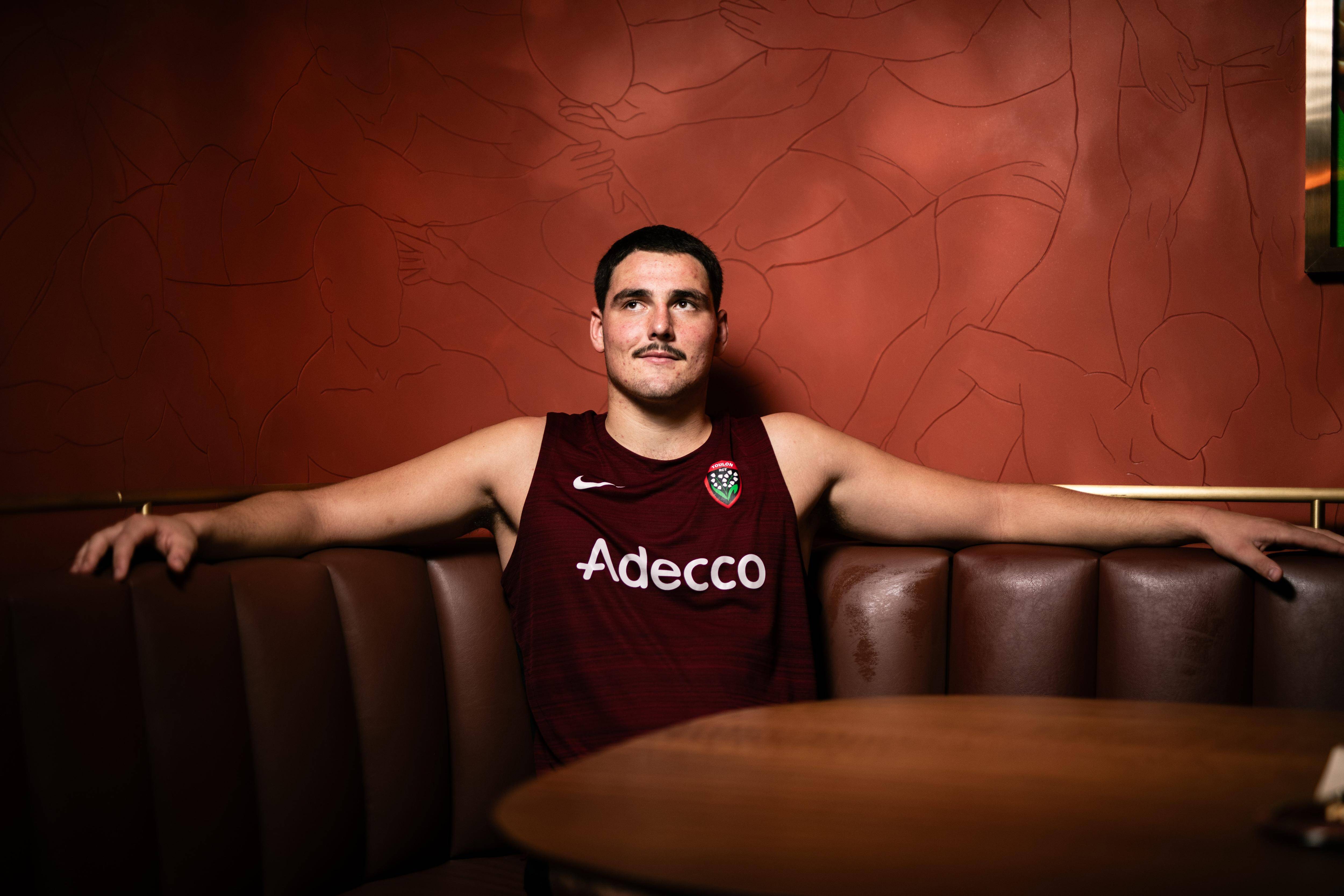 "Je rêvais de devenir agriculteur, être dans la nature, couper du bois...": sur les traces de Corentin Mézou, le nouveau géant du RCT