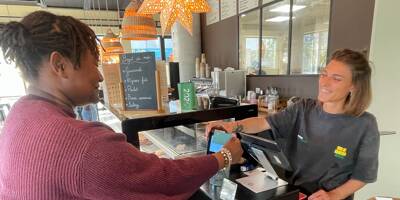 "Quand ils se font une gamelle pour le midi, ça nous pénalise": dans le quartier d'affaires de l'Arénas à Nice, avis partagés sur l'avenir du ticket restaurant