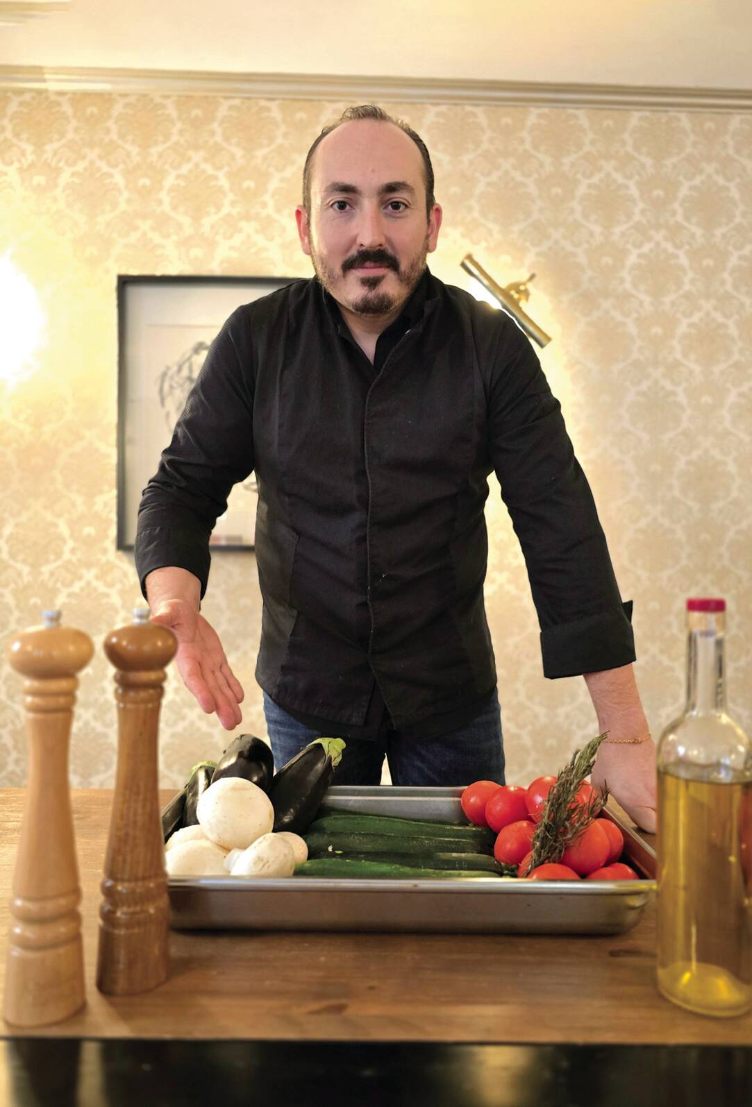 "Enrico Macias fut ma plus belle rencontre au restaurant": patron du Dip à Fréjus, Arnaud Pontus partage ses souvenirs