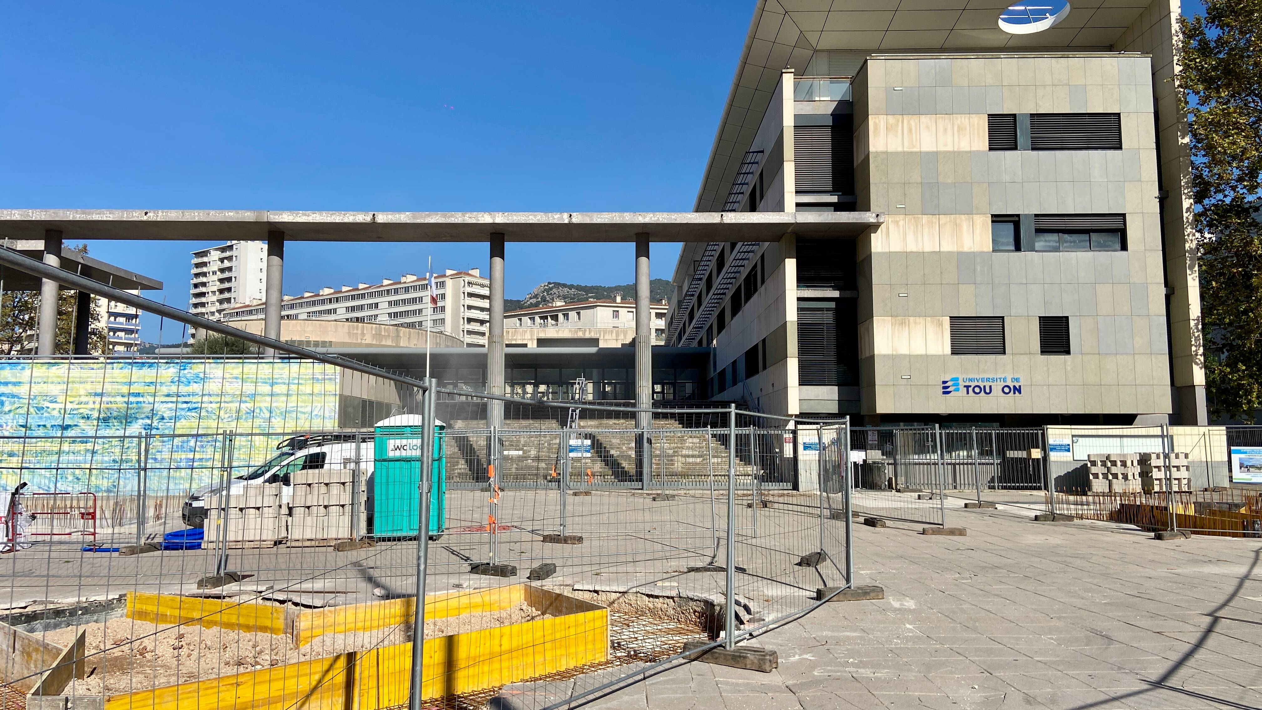 Enfin de l'ombre! Bientôt un nouveau look pour le parvis de la fac de Toulon