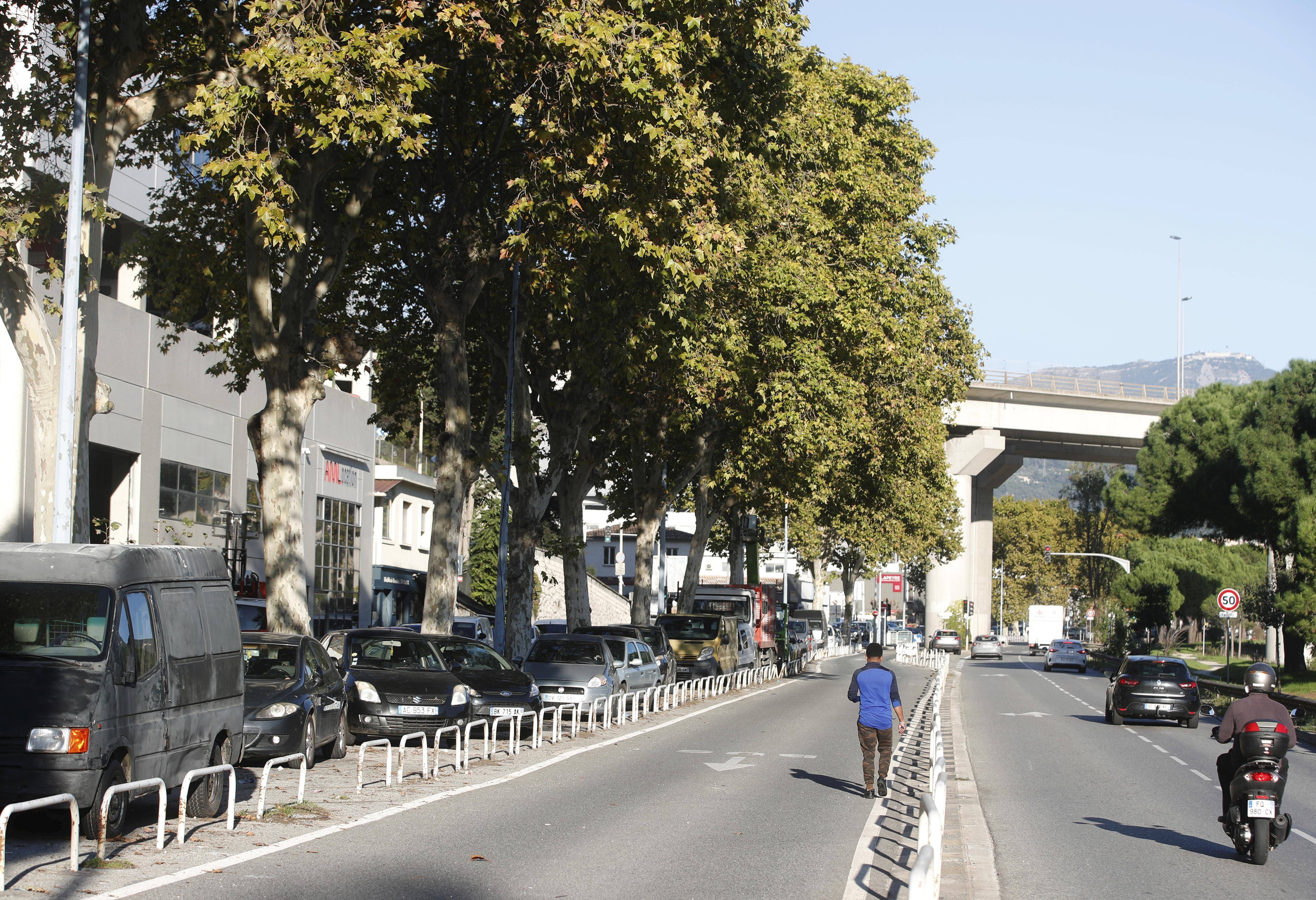 A Nice, un adolescent de 17 ans dans un état grave à la suite d'un accident entre une voiture et un deux-roues