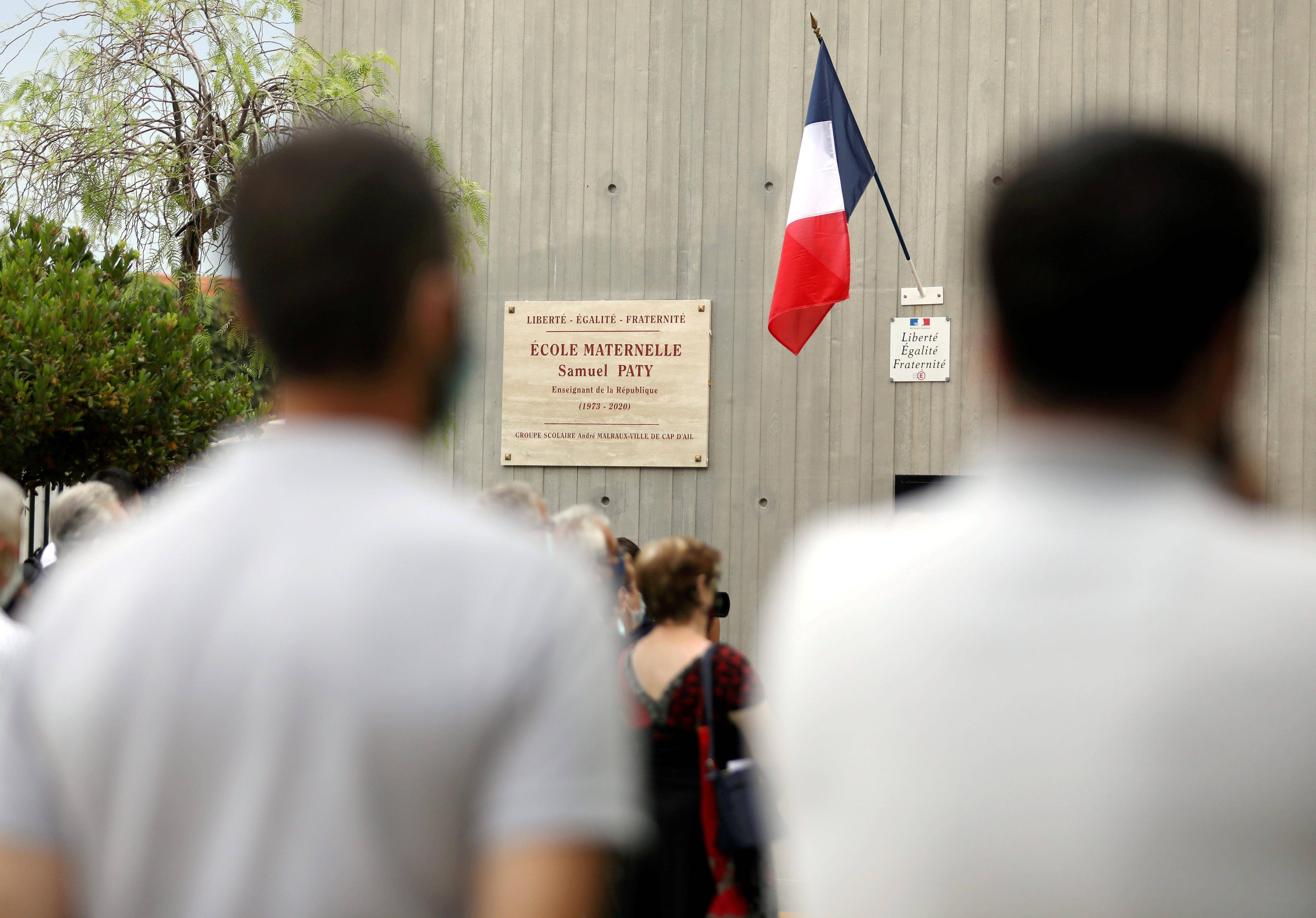 Choix symboliques, vives polémiques: de Cap-d'Ail à Ollioules, ces écoles et places qui ont été rebaptisées au nom de Samuel Paty... ou pas