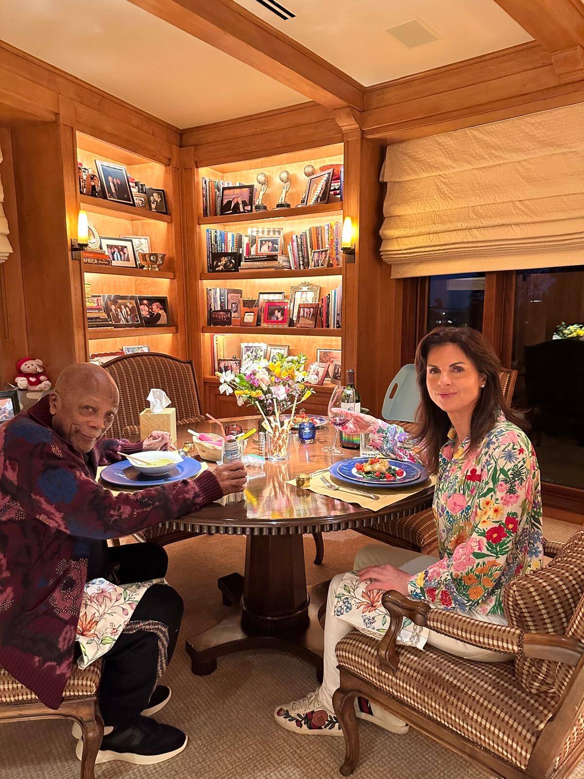 "Quincy Jones adorait la vie à la française", se souvient son amie tropézienne Caroline Barclay