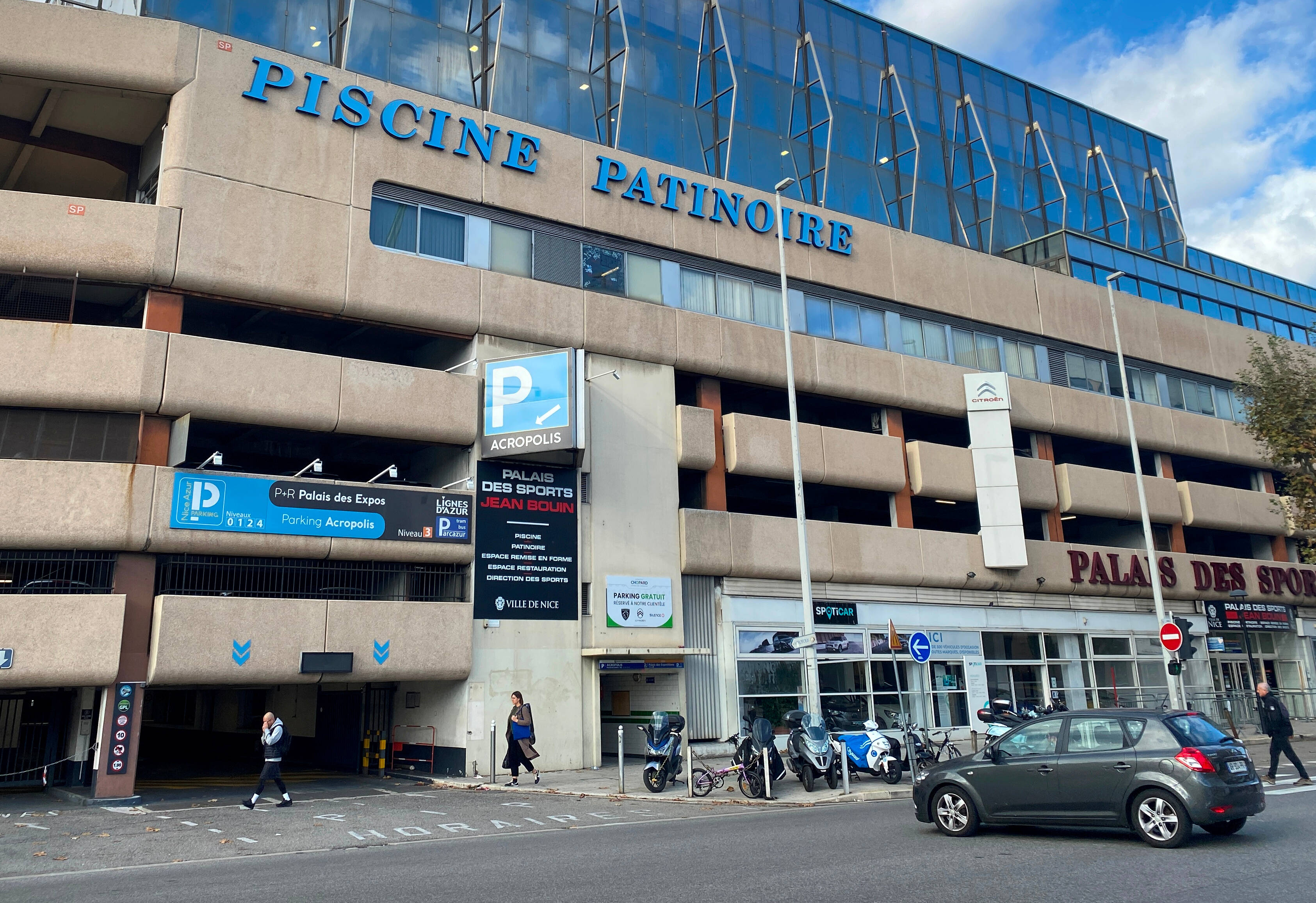 "On va mettre à terre ce bout de plastique": après le théâtre national et Acropolis, Christian Estrosi veut démolir le Palais Jean-Bouin à Nice