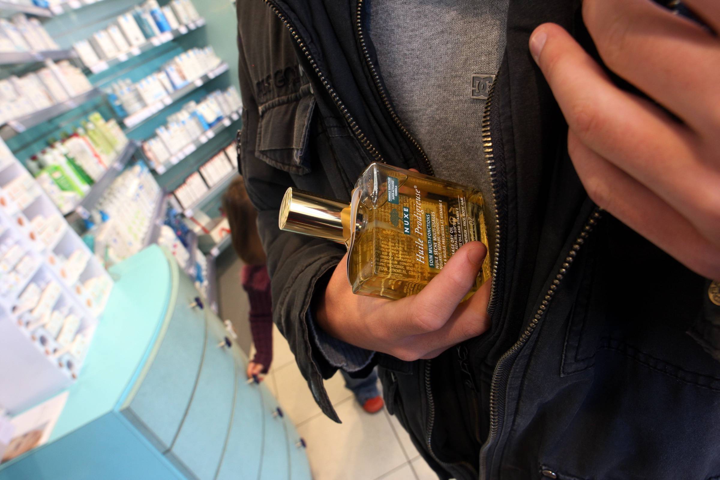 Les pharmacies du Var confrontées à "une montée en flèche" de vols à la sauvette dans leurs officines