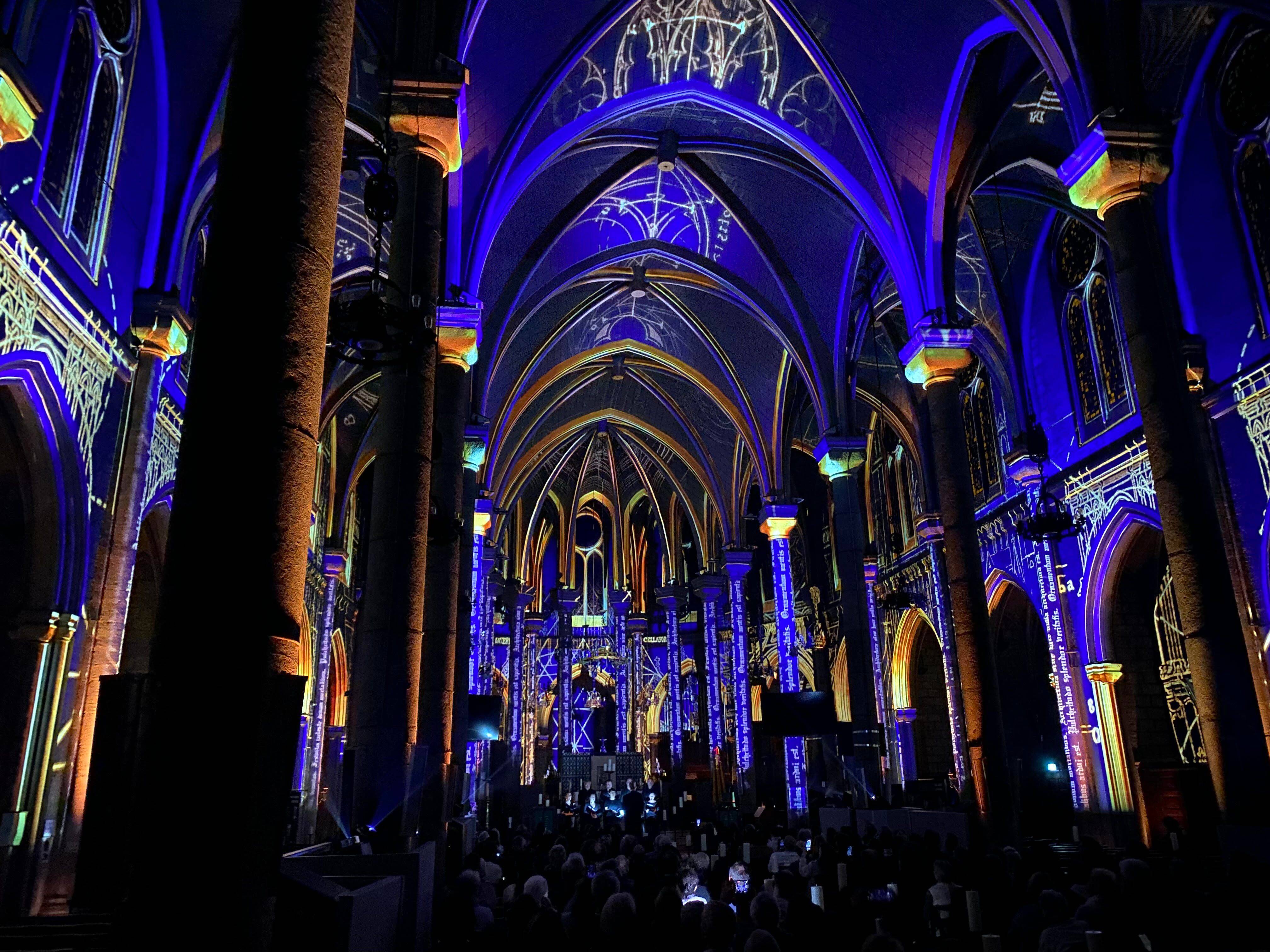 On a assisté au lancement du spectacle de lumières dans la basilique Notre-Dame de Nice (et ça valait le coup)