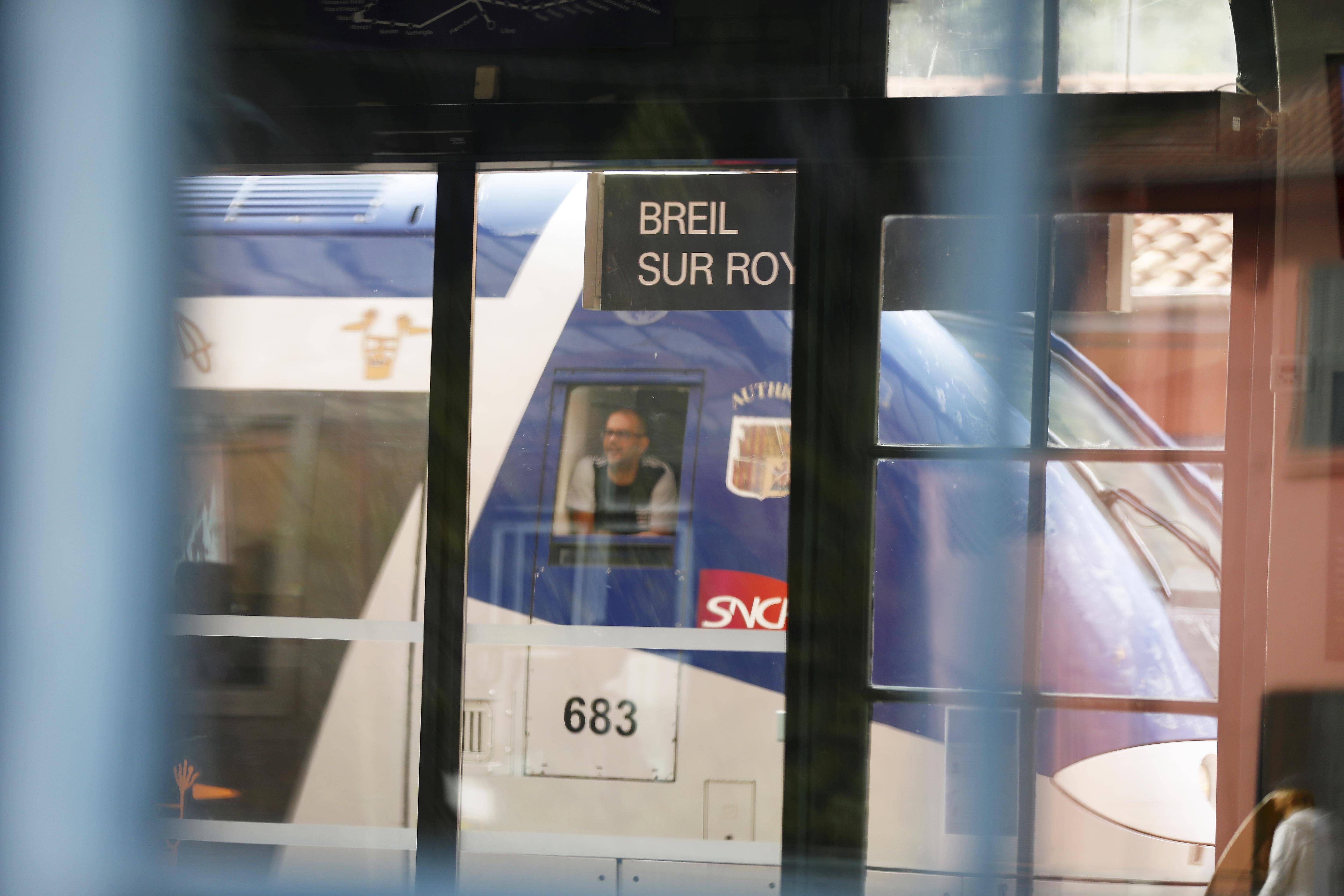 Attente du train dans le froid et horaires de bus aléatoires: les élus déplorent le sort des usagers dans la Roya