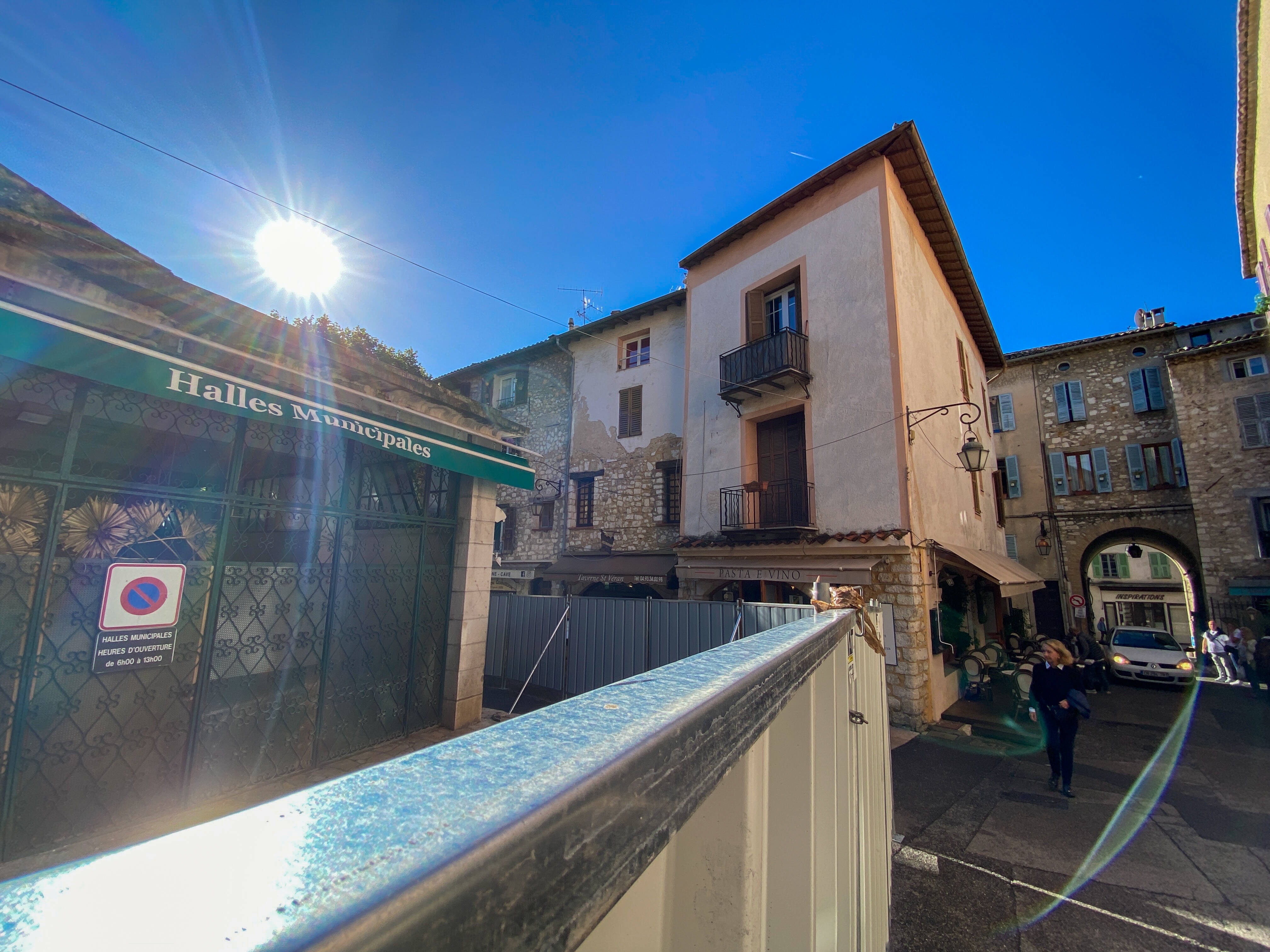 "Le plus gros est fini et ça a été": que pensent les commerçants des travaux des futures halles à Vence?