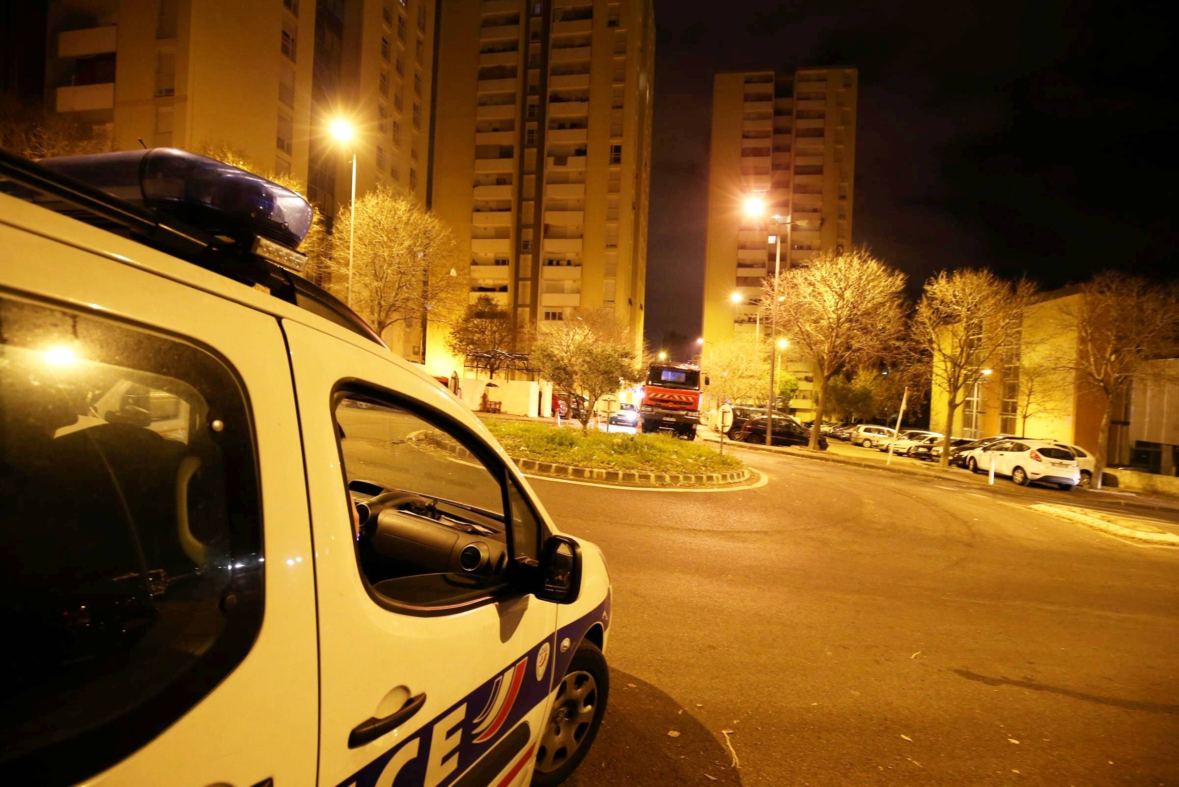 Des fusils d'assaut et des armes de poing saisis dans un quartier de Toulon